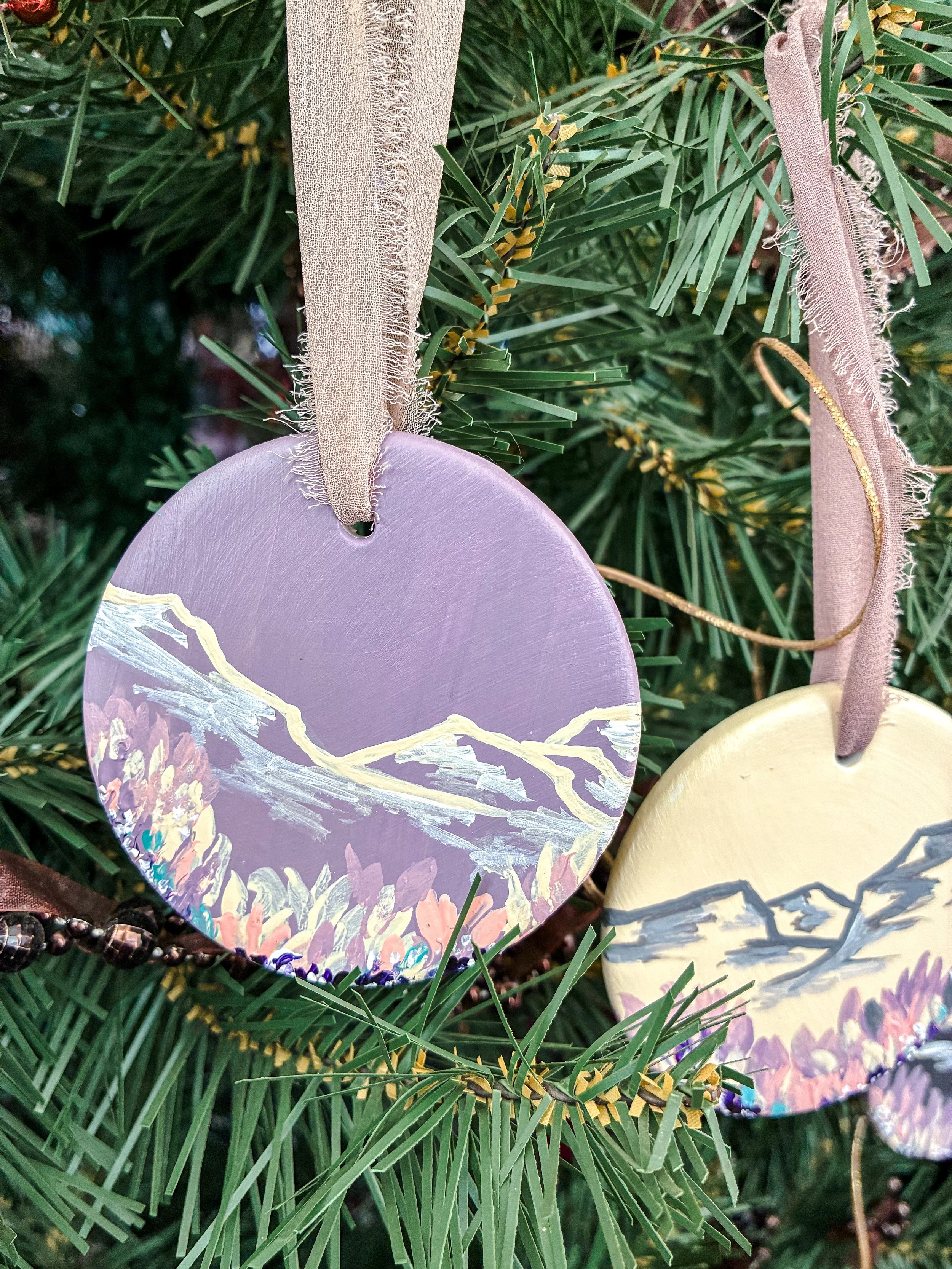 | Mauve 1 |  2025 Heirloom Ornament