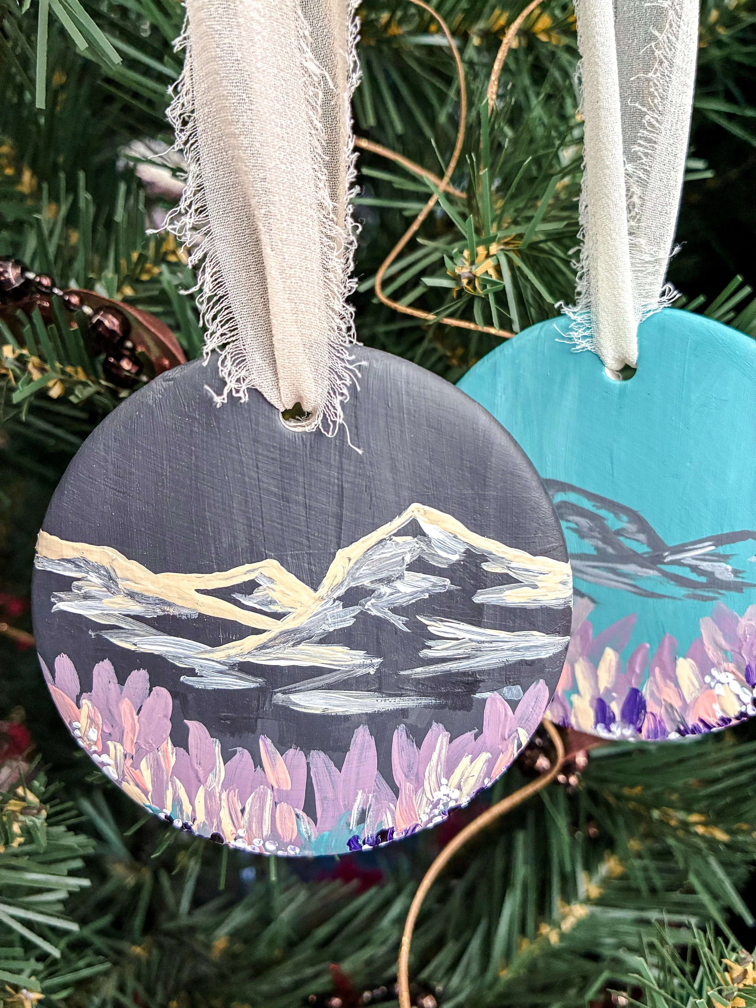 | Gray 1 |  2025 Heirloom Ornament