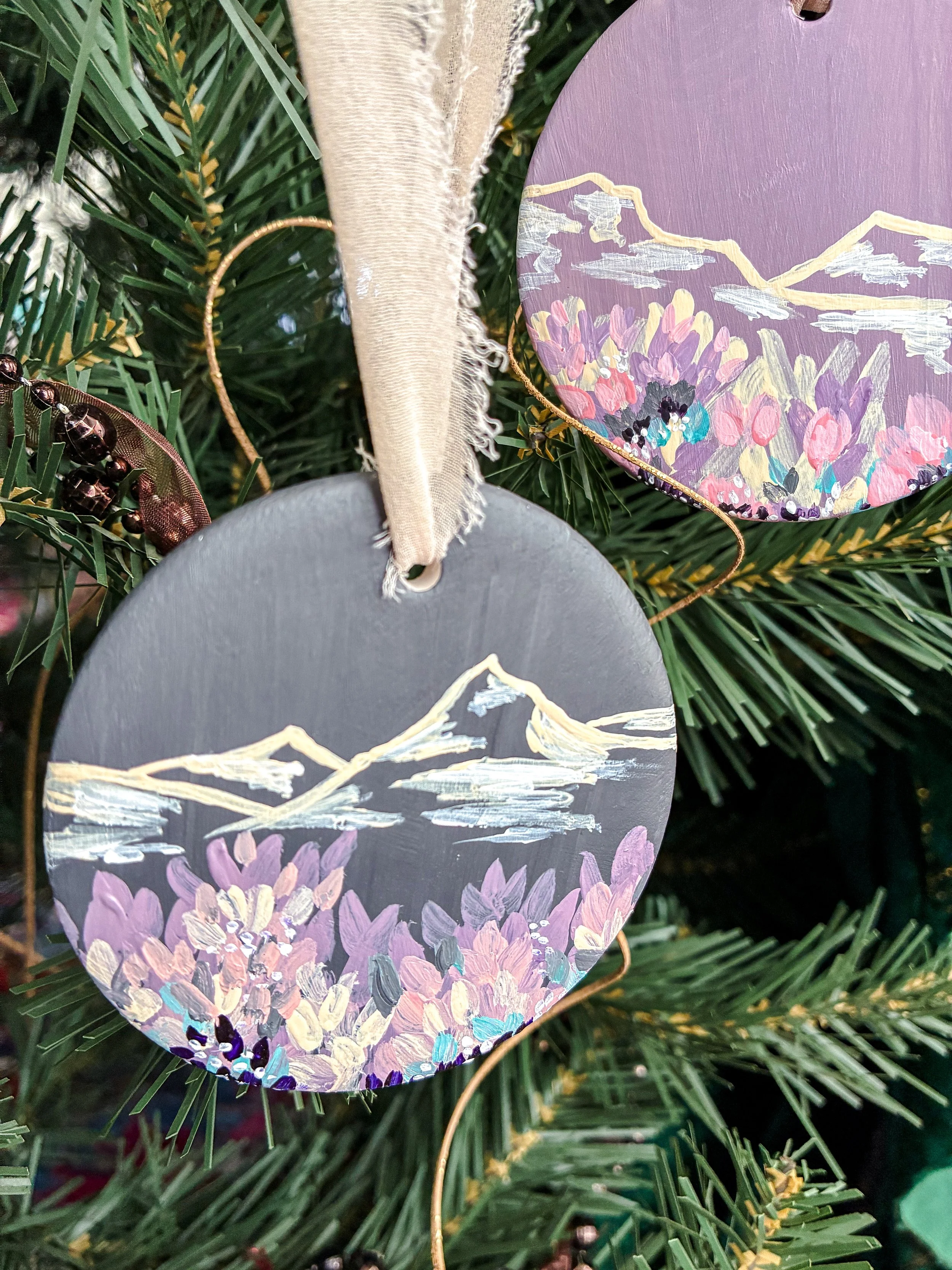 | Gray 2 |  2025 Heirloom Ornament