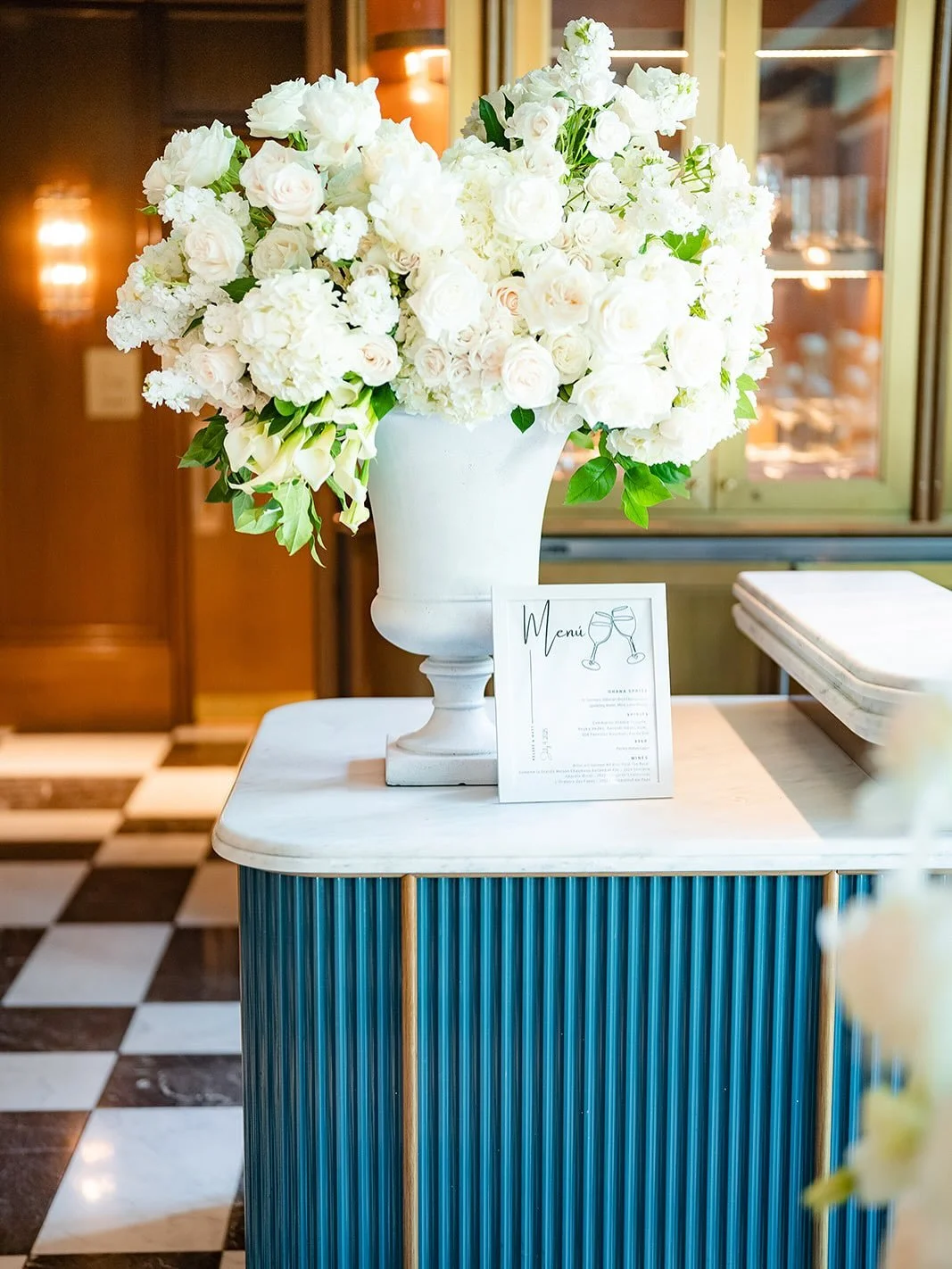 Reception florals by @kateflowersla doing what they do best: showing up lush and luxurious.

Venue: @thesunrosewesthollywood
Planning: @ilanarubinevents
Photography: @paradastudio
Beauty: @designvisage
Floral Design: @kateflowersla
DJ: @chrisberry_so