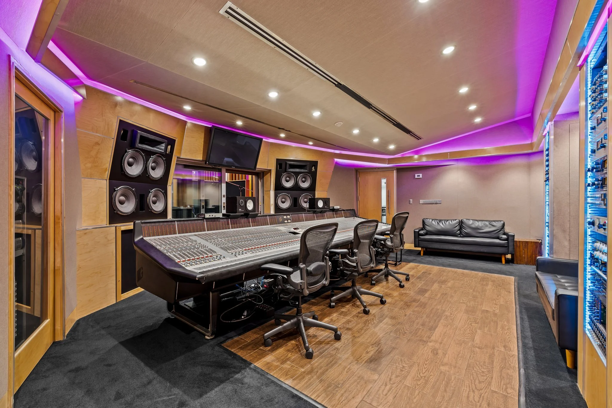 Encore Recording Studio B — Paramount Recording Studios