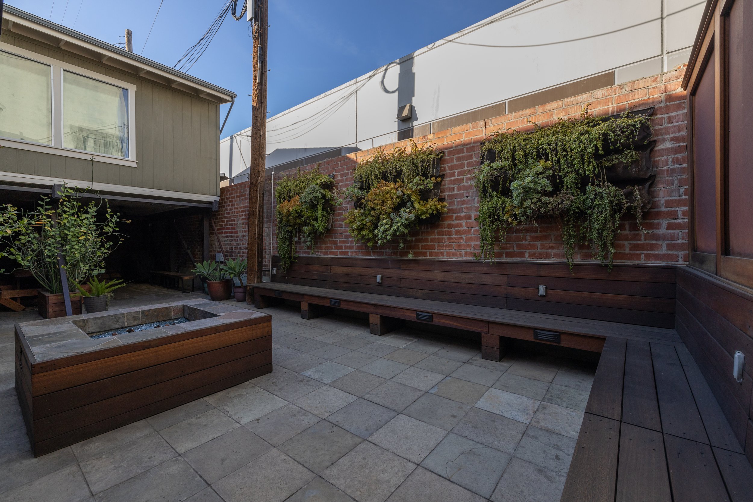 paramount-recording-studio-Patio-6.jpg