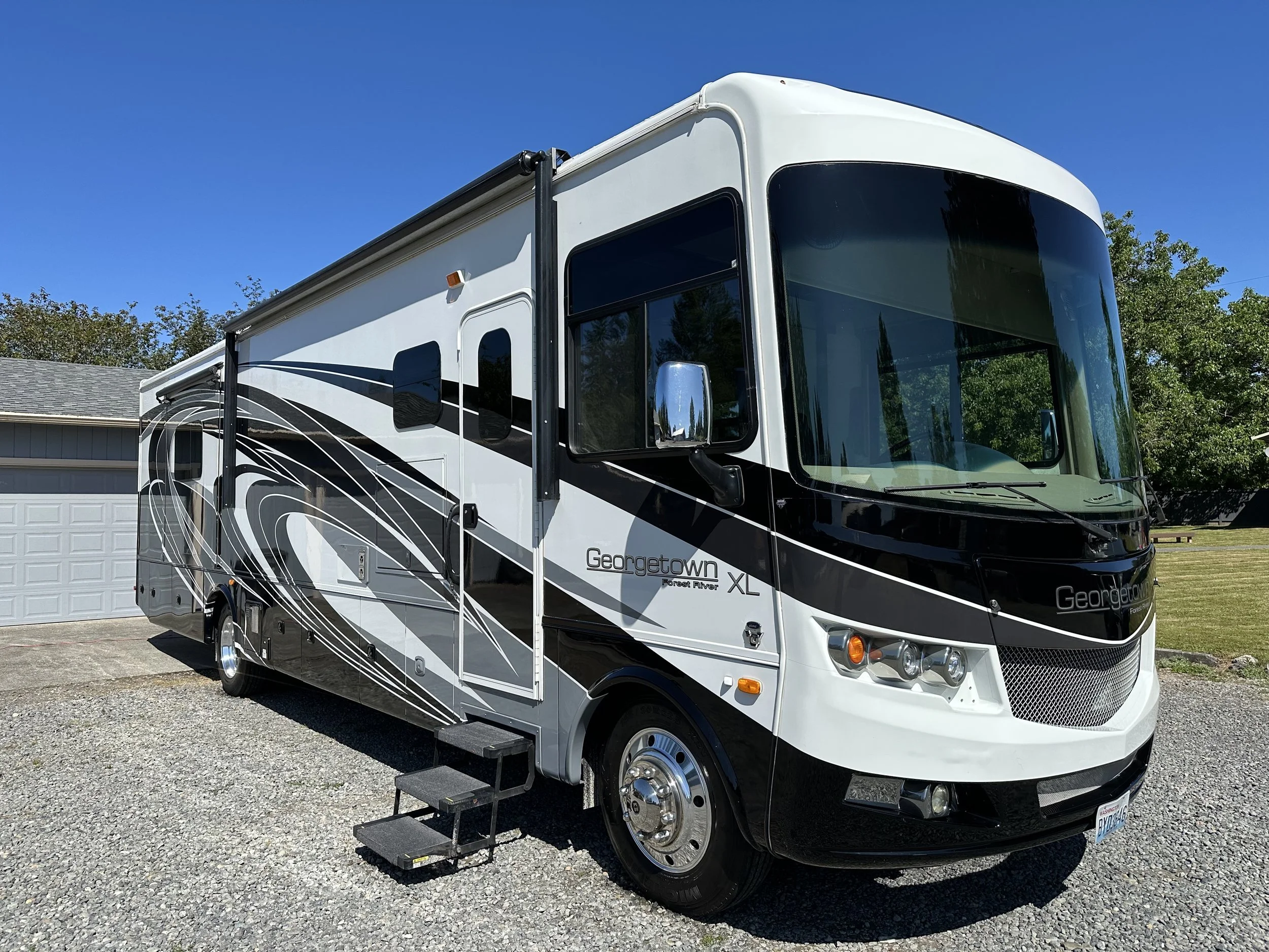 A cleaned white Georgetown XL RV