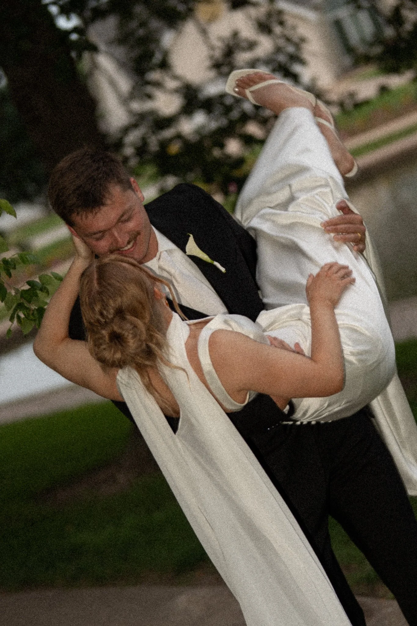 Des Moines Wedding Photographer Gloria Montiel