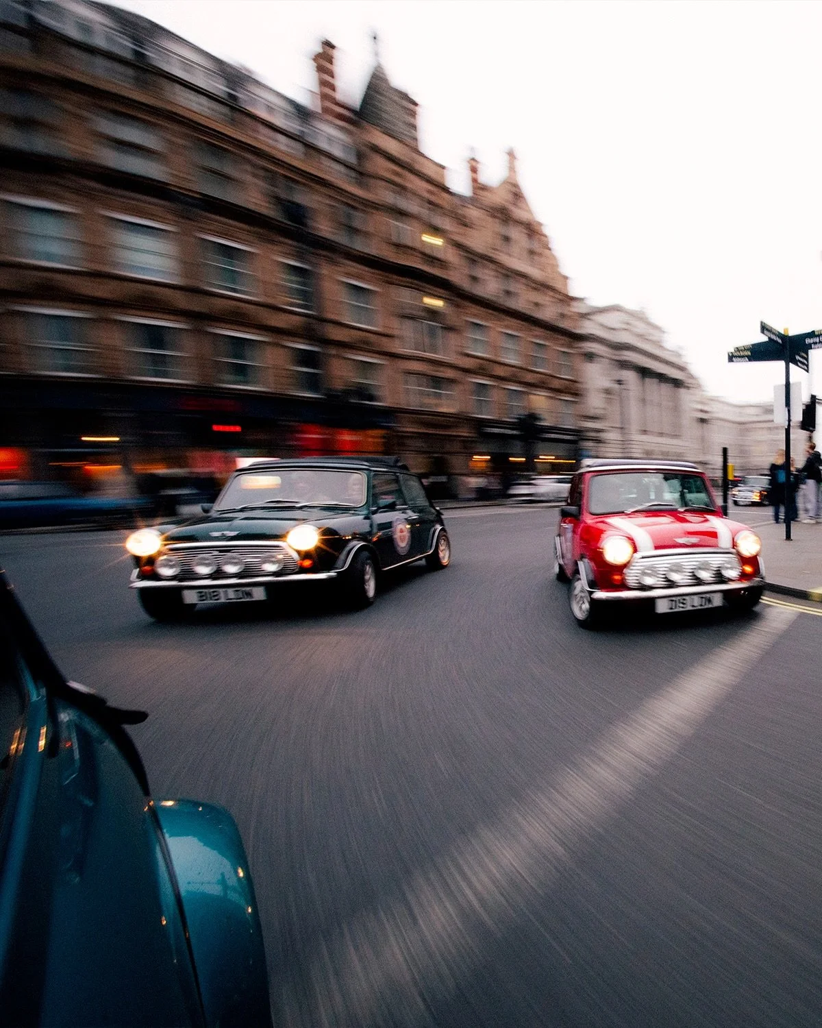 24h en Angleterre avec @mini_fr 🏴󠁧󠁢󠁥󠁮󠁧󠁿🚗💨 

#MINIFrance #CarPhotography #TravelWithMINI #UrbanExploration #StreetPhotography #BritishRoads #VictorSellier #ExploreEngland #AutoLifestyle #PhotographyInMotion