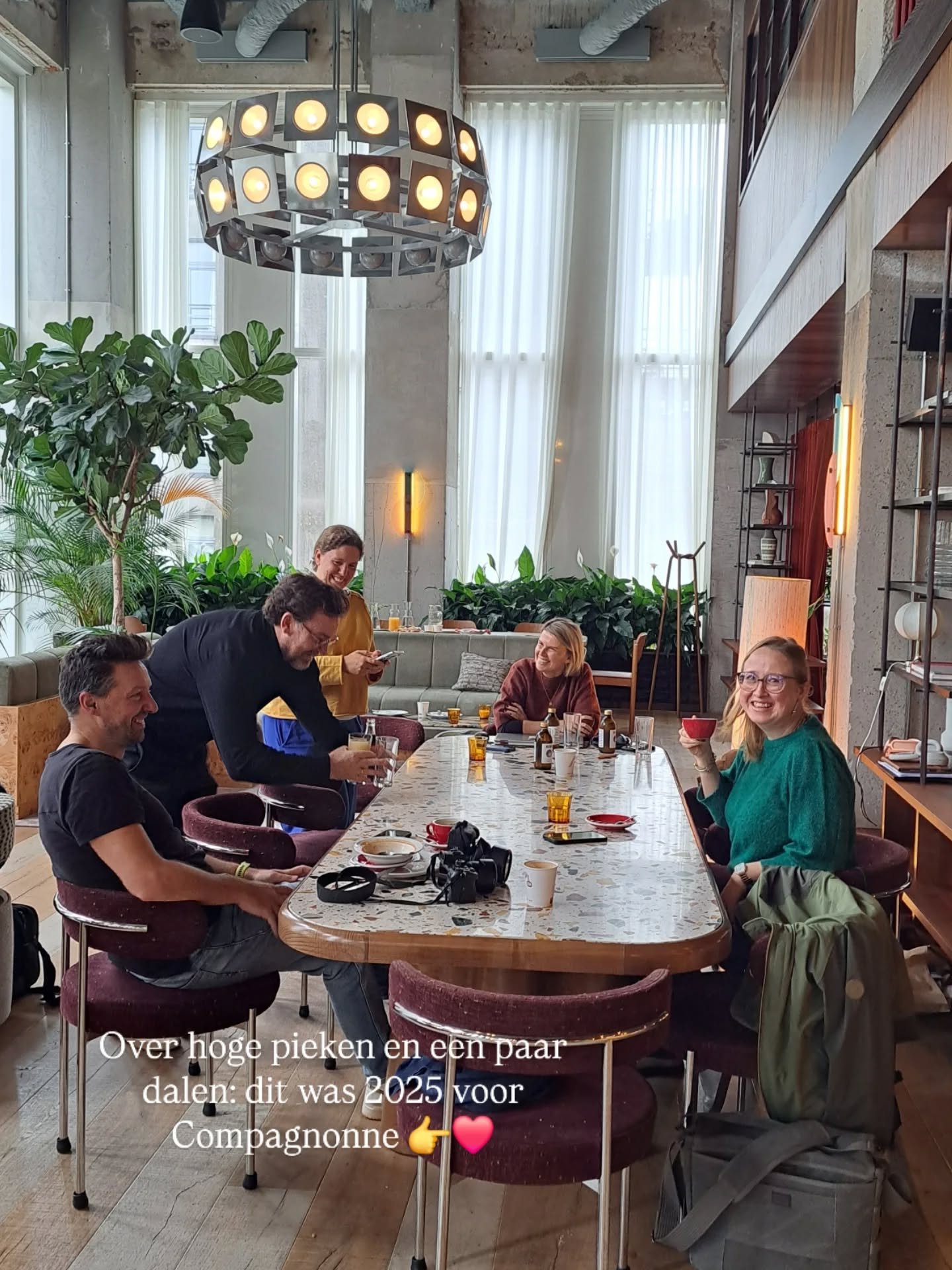 HOEZO, GIJ ZIJT NIET FIER?? 😱

Ik zat bij Elisabet - een vrouw over wie ik nog heel veel ga vertellen in de volgende 2 posts - en ik overliep het 2025 Compagnonne jaar met haar.

En zoals het een hyperachiever met wat saboteurkes hier en daar betaam