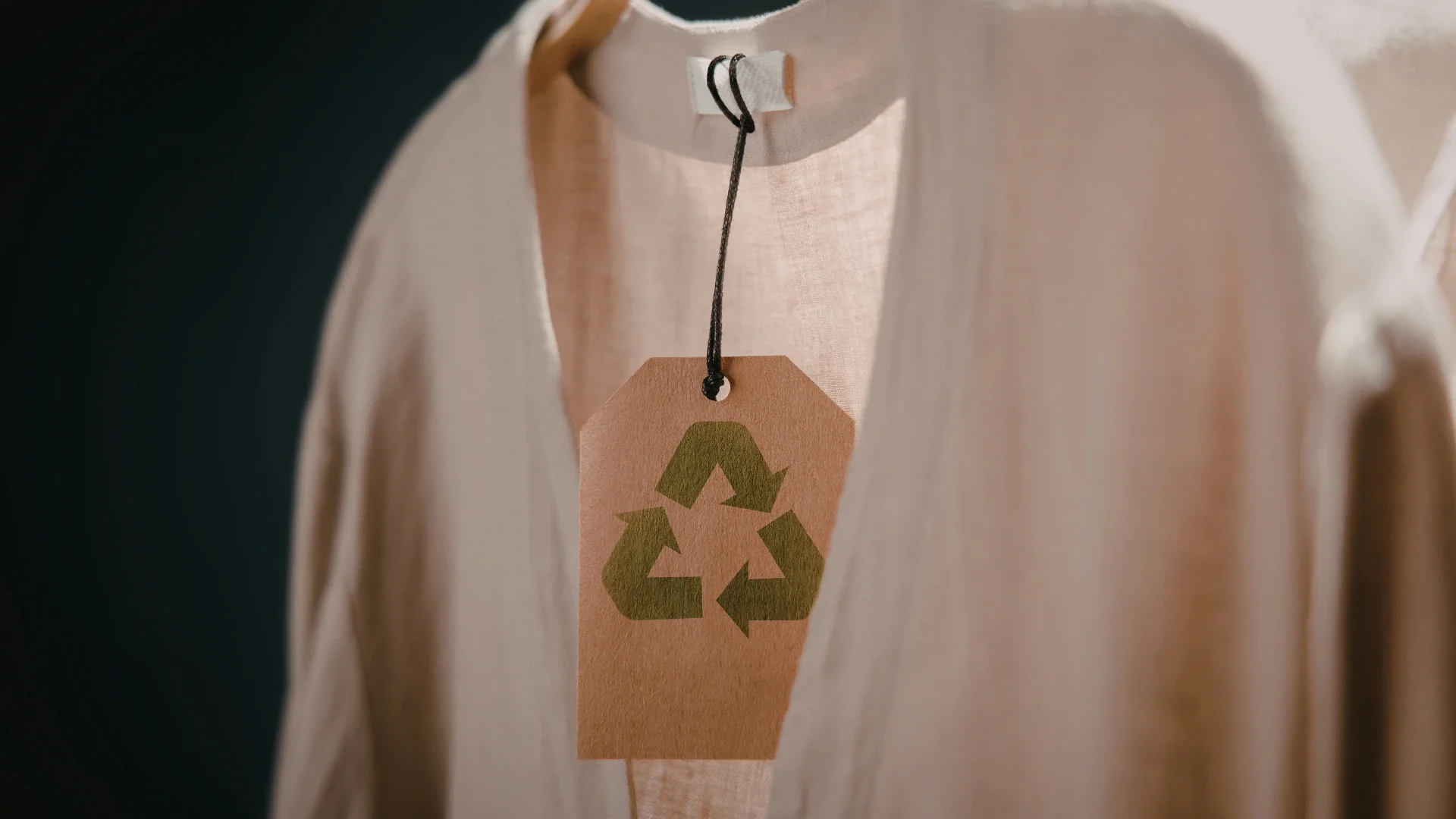 Abbigliamento sostenibile: cosa significa davvero nel 2026