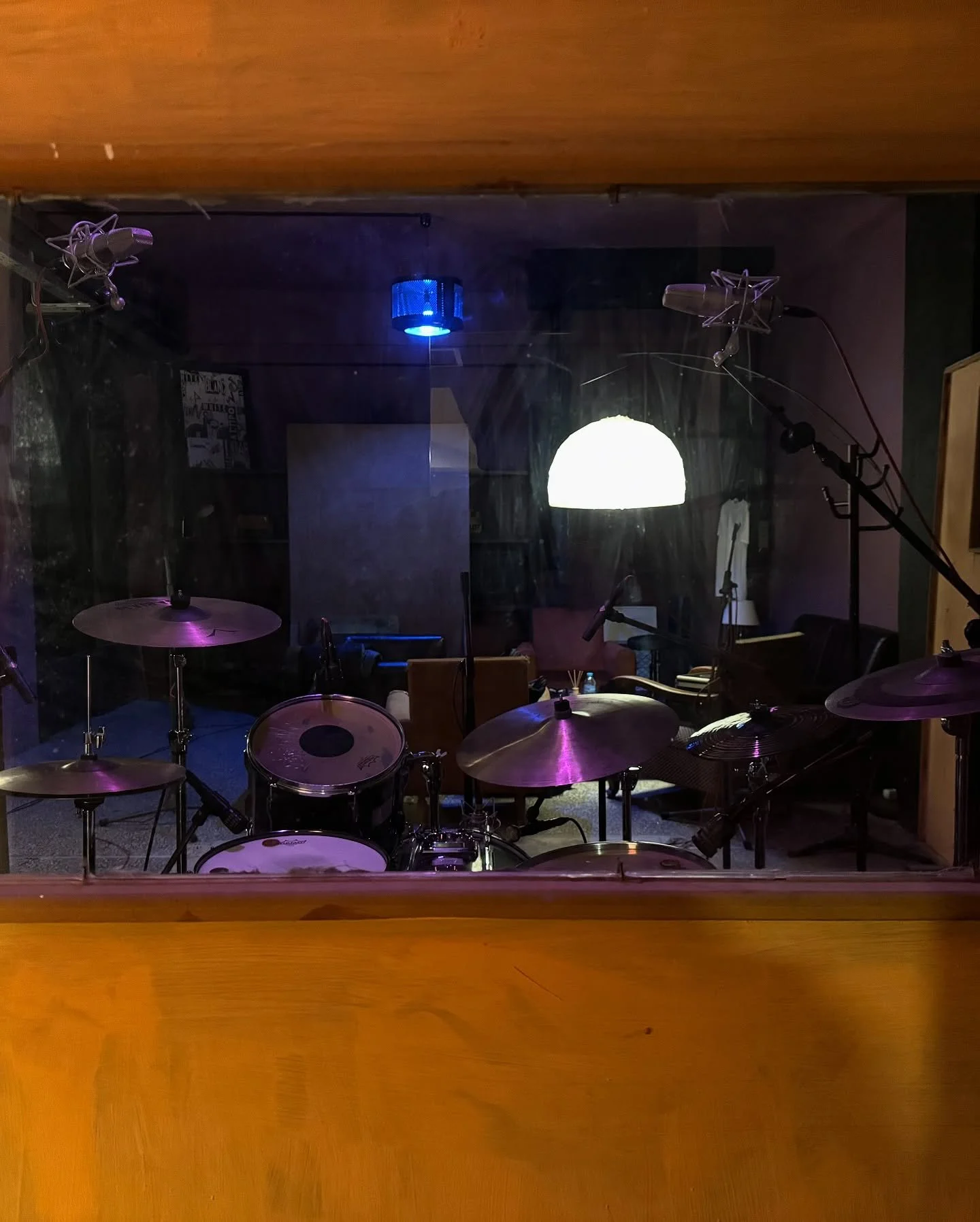 @paranoid_reverb recording sessions for their upcoming 2nd LP . Mixing is almost done! Can&rsquo;t wait to share this one! 
Paranoid Reverb are: @timtyflioris Basss, @themis_georgiadis guitars, @manos_gotsis vocals @xenozaf drums Petros Xeugenis guit