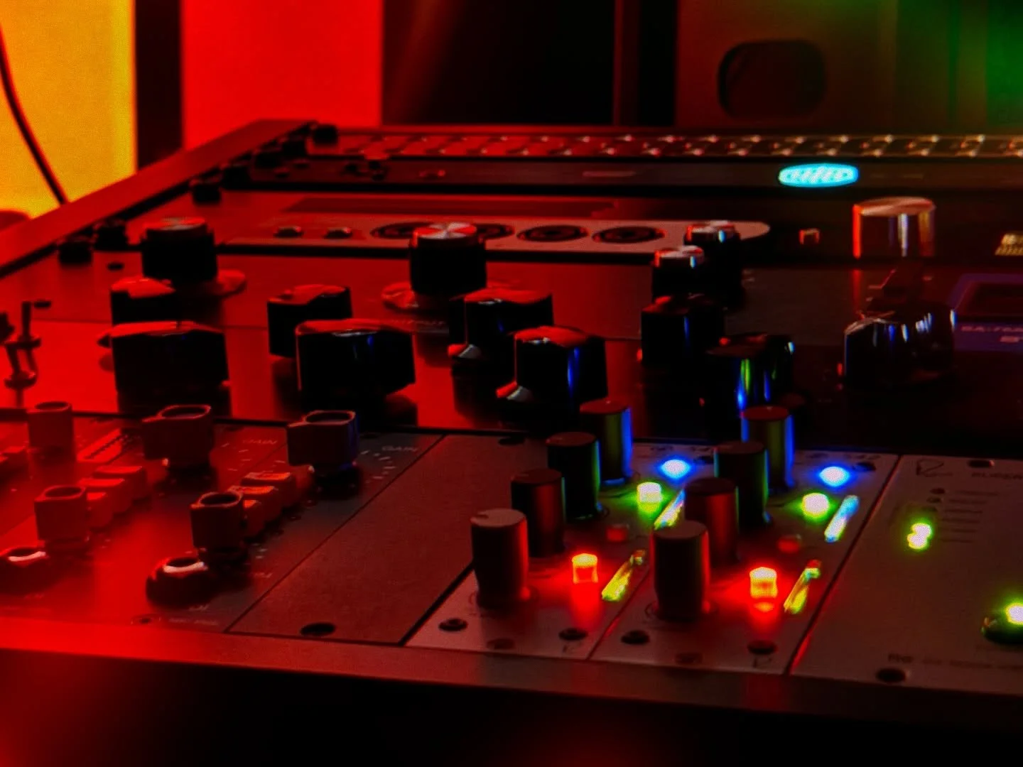 Welcome to knob valley 🎚️🎛️. Mixing // Mastering // Recording. Check my website for more info and let&rsquo;s talk! Link in bio. 
&mdash;&mdash;&mdash;&mdash;&mdash;&mdash;&mdash;&mdash;&mdash;&mdash;&mdash;&mdash;&mdash;&mdash;&mdash;&mdash;&mdash