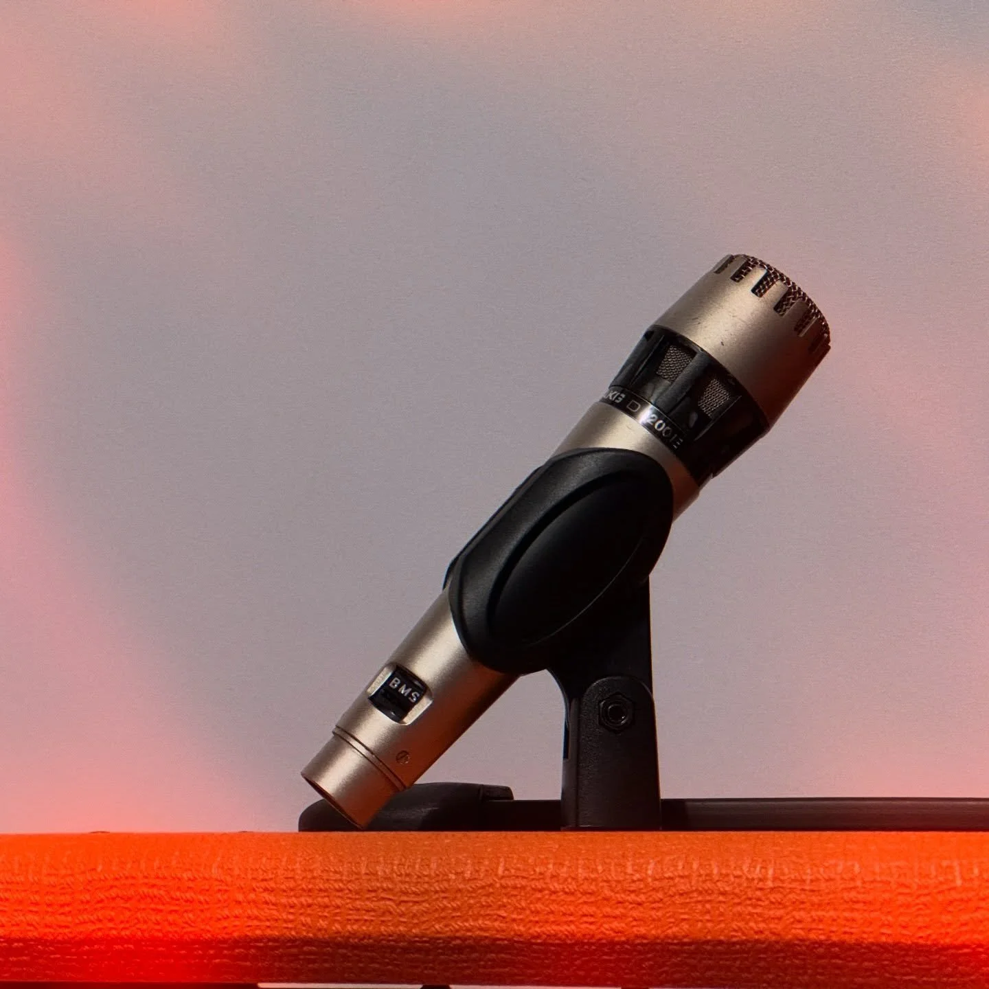 Re-Amping done so why not take some sexy shots of the microphone collection? #orange #orangeamps #reamping