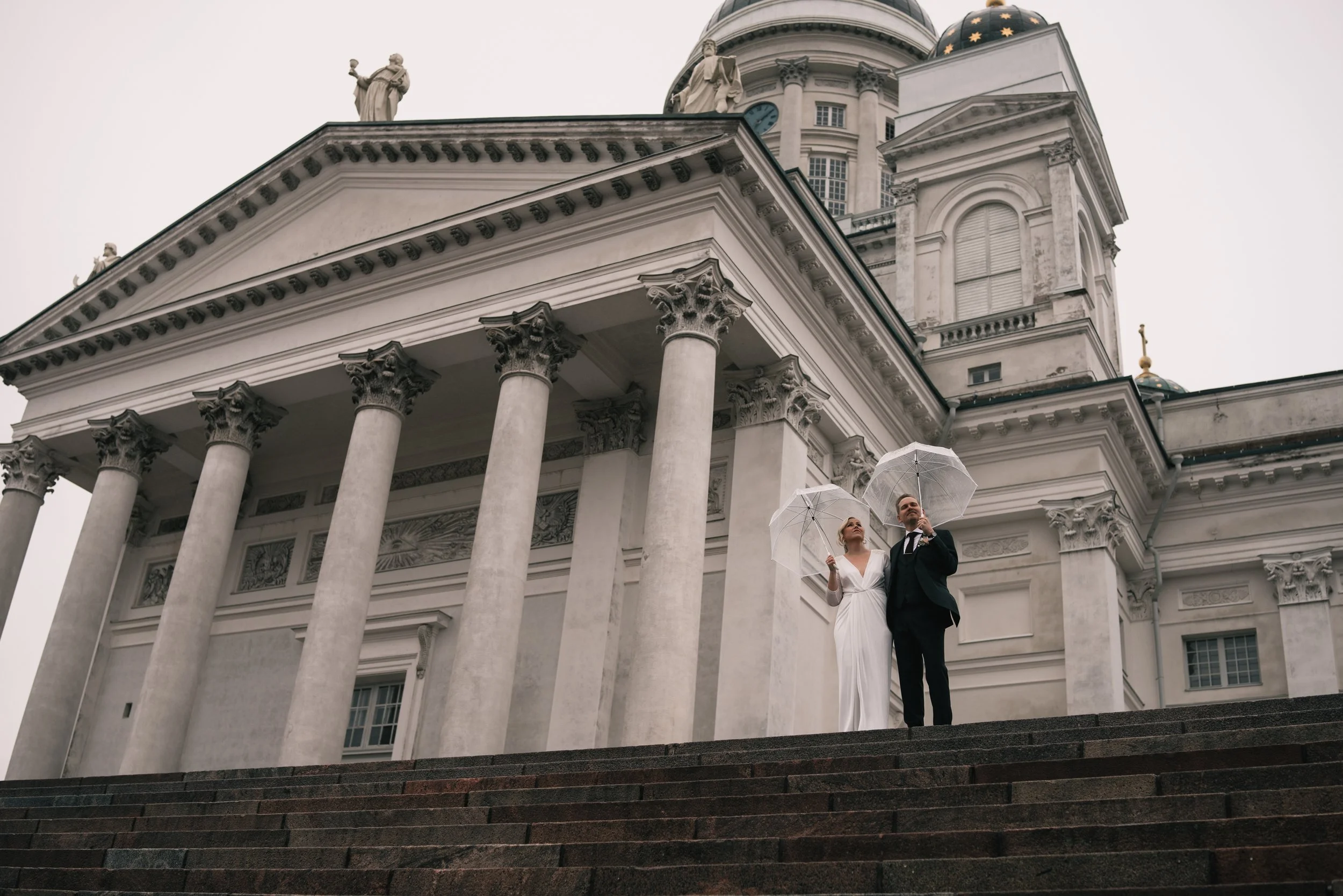 Sade tuo hääparille onnea