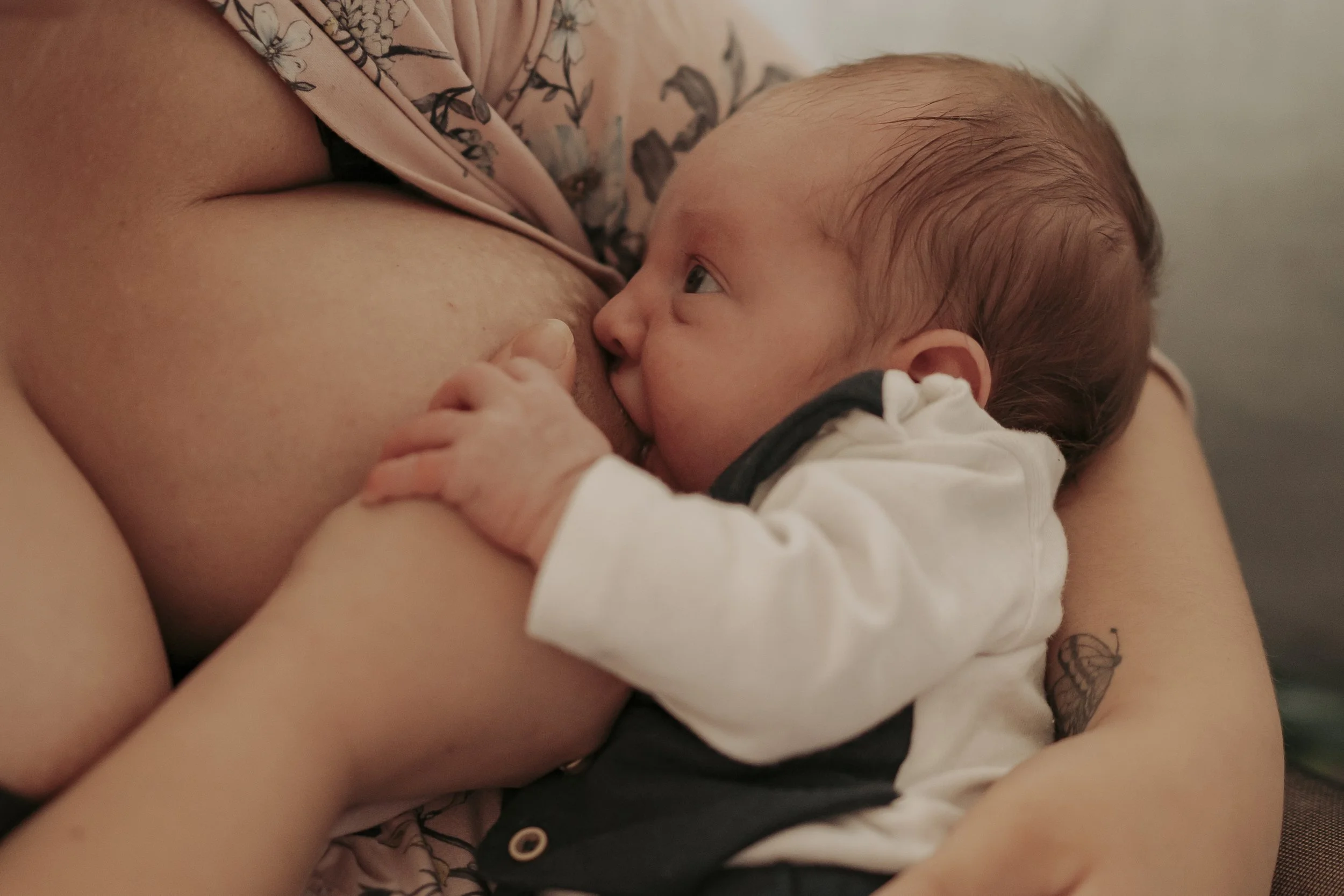 Photographe Allaitement intimiste Aix en Provence