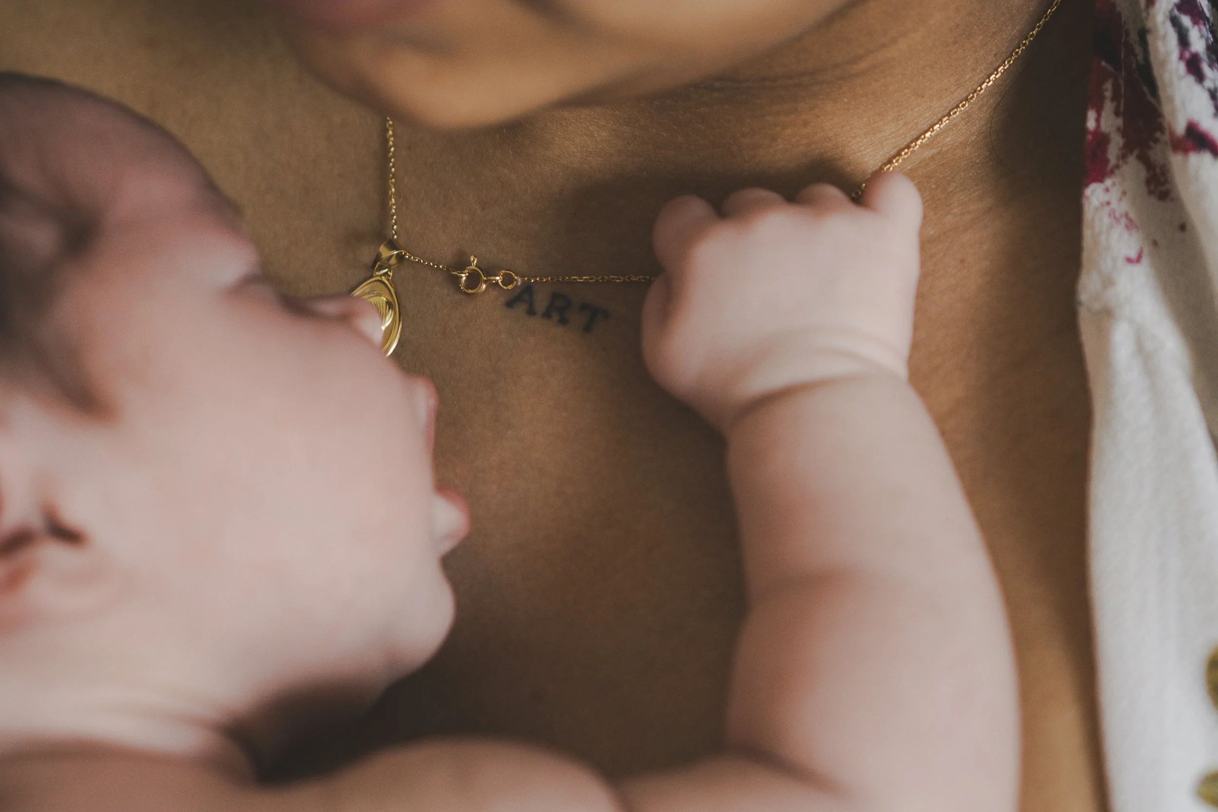 Photographe intimiste allaitement bouches du Rhône