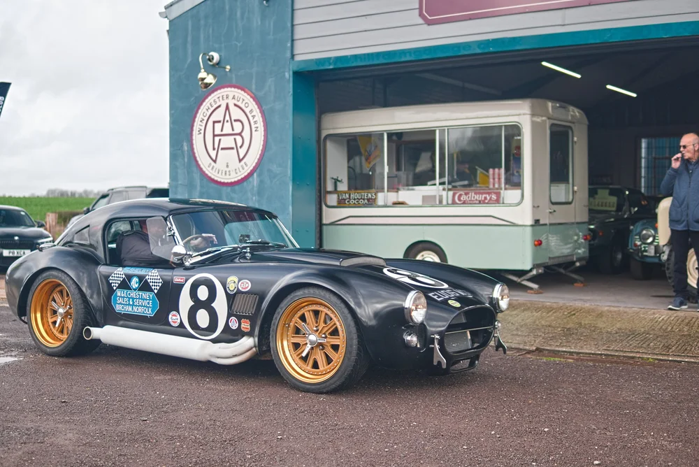 Cobra kit build in racing livery