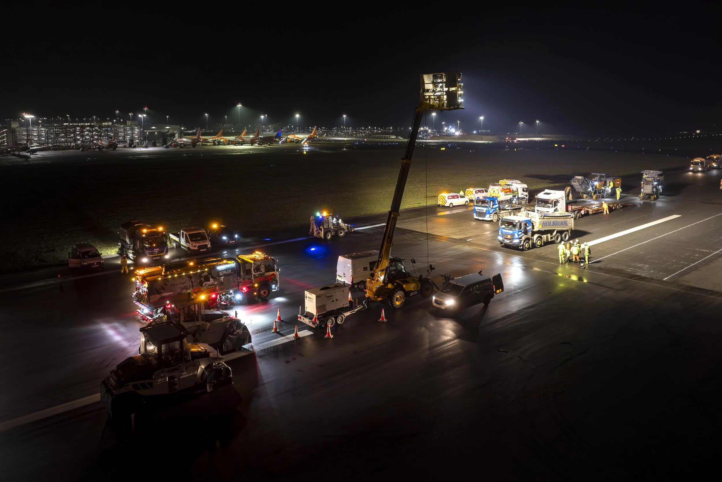 Lagan Runway Resurfacing Luton Airport by LHCP Feb26-6.jpg