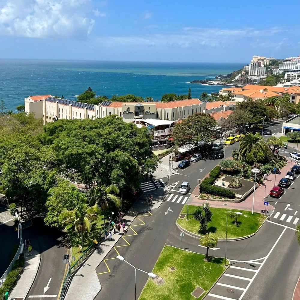 The view over the Lido to the promenade and the sea