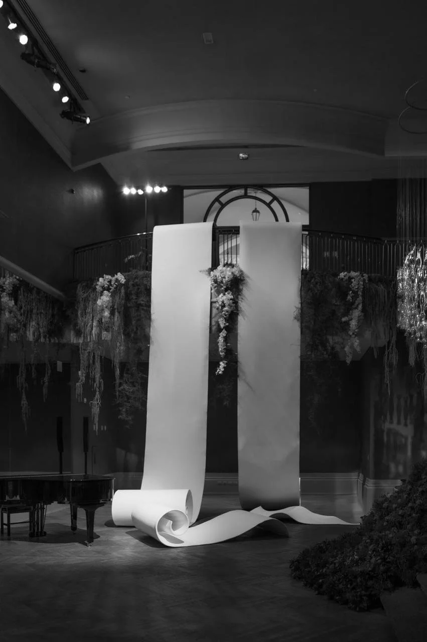 Foyer - esculturas textil. Foto Ale Bigliazi