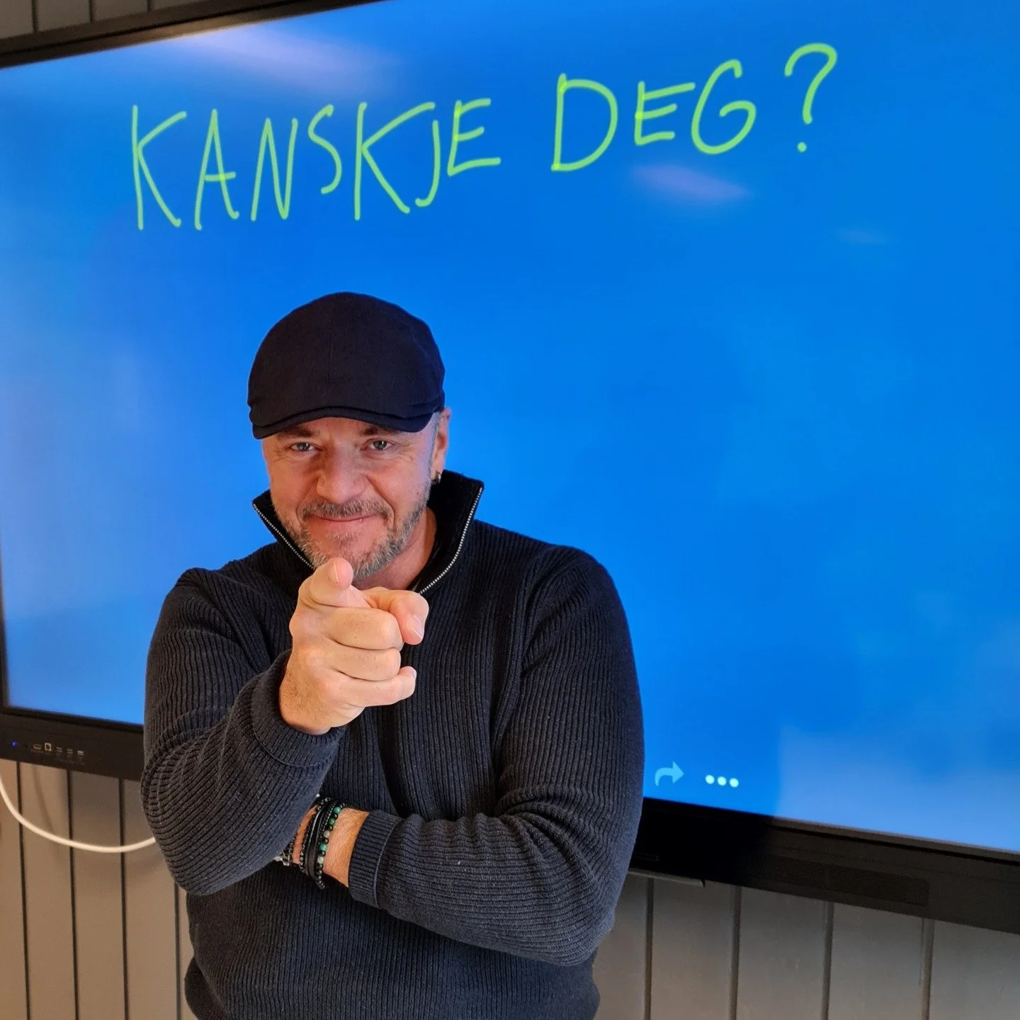 Kanskje dette er deg?🤔

Du v&aring;kner om morgenen og tenker:
"Jeg burde egentlig gjort noe i dag."

Men dagene har blitt litt for like..
Motivasjonen er ikke helt der...
Og det f&oslash;les kanskje litt stort &aring; starte noe nytt n&ar