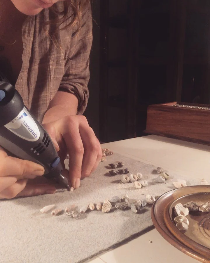 &bull;
Trying out a new thing 🐚 🐚 🐚 🐚 🪛🪛🪛🪛

#dremel #dremeltool #shells #rivershells 
&bull;