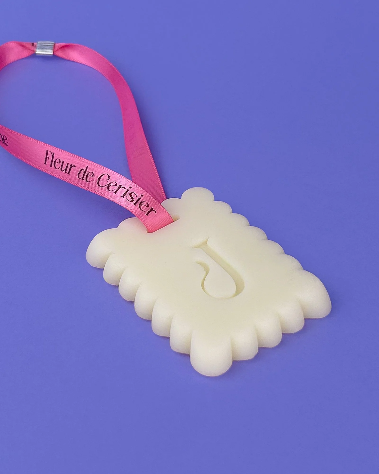 Biscuit_parfume_Fleur_de_Cerisier_02_website.jpg