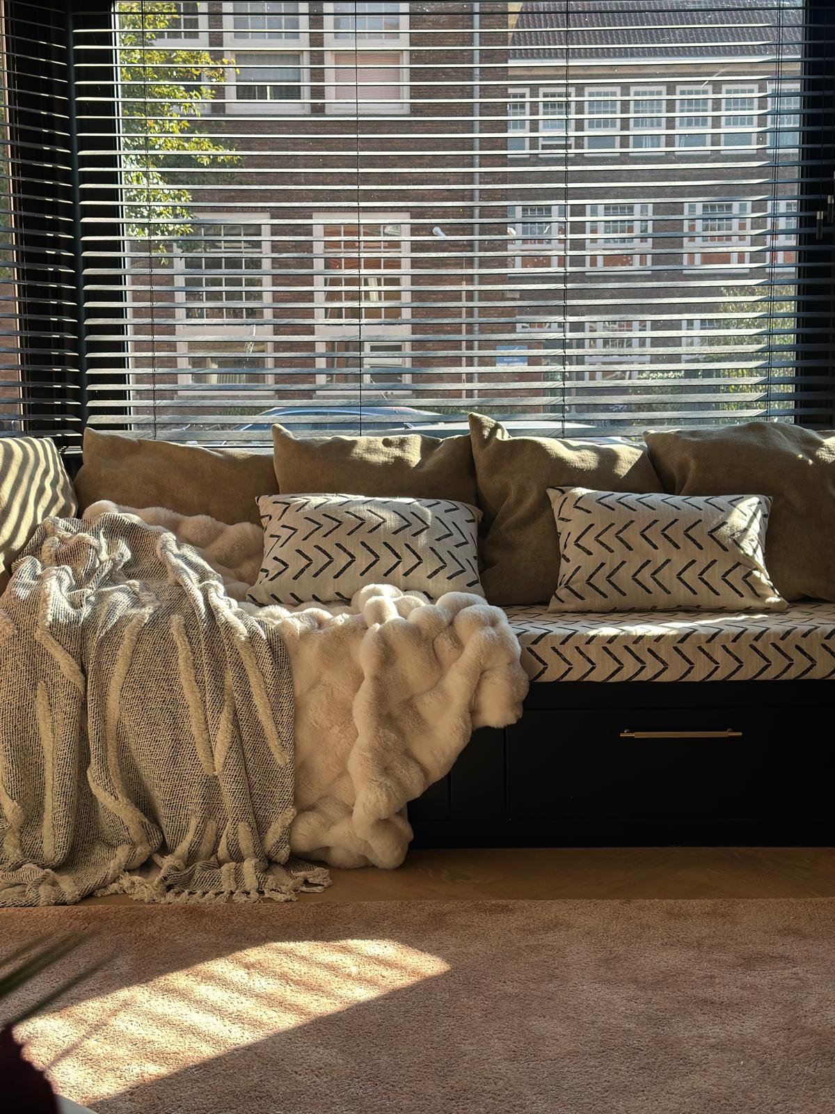 Cozy Home Amsterdam Interior living room 3.jpeg