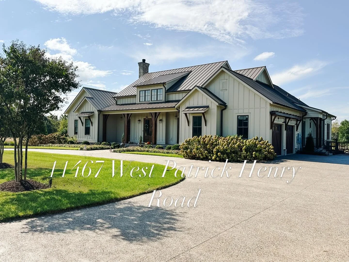 Where history meets modern farmhouse magic ✨🌿
From its roots as Lakeview Farm (circa 1898) to today&rsquo;s stunning landscape of gardens, meadows, and pond views, this home is a must see. 🌸

📍 April 18th &ndash; Ashland Tour
🎟️ Tickets in link i