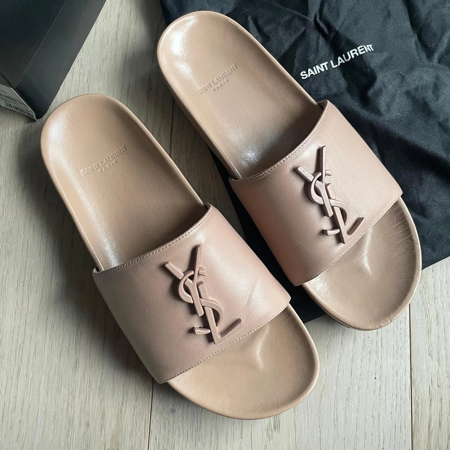 These Saint Laurent slides just make me wanna travel to a sunny place 🌞🌞🌞 These are the Joan Slide and they retail for &pound;450. These are a gorgeous nude dusky pink and are a size IT 39, UK 6. On sale for &pound;220 💗💗