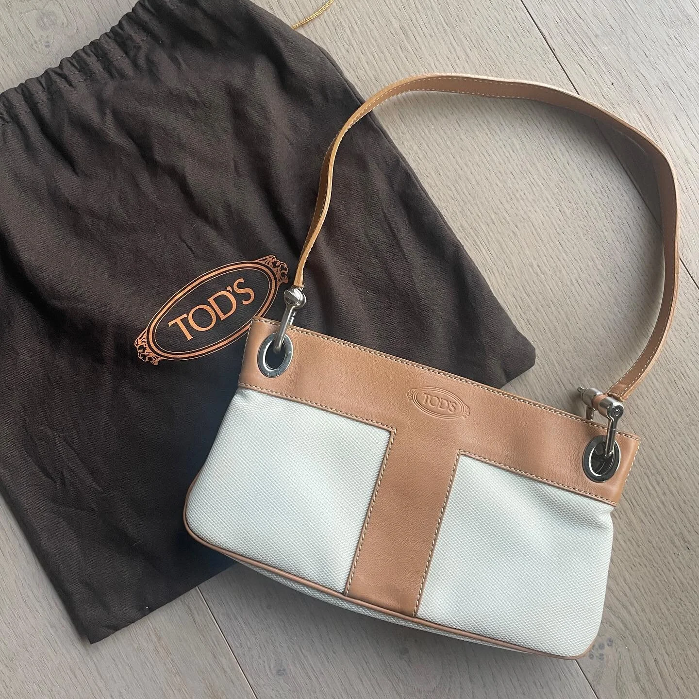 💙SOLD💙 Two of the cutest Tod&rsquo;s shoulder bags 🤍🤍 These are in like new condition and honestly look really good together?! Sold separately at &pound;175 each but can do a deal for both 🥰