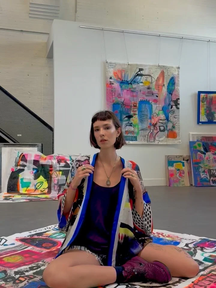 Oh l&agrave; l&agrave;!
Did you know we also create silk kimonos inspired by Isabelle Gougenheim&rsquo;s original paintings?

Available via the link in my bio 💙
Made from 100% silk, each kimono is wearable art for everyday style.
#wearableart #artwo