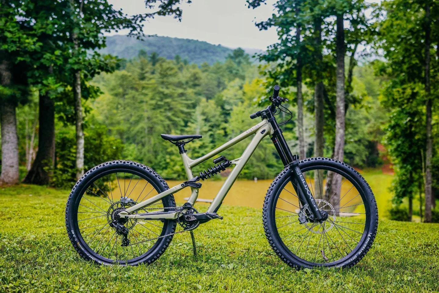 Don&rsquo;t have a bike while you&rsquo;re in town? Or maybe you&rsquo;ve always wanted to try a Status? We&rsquo;ve got you covered&mdash;check out our rental bikes at the park and get some laps in!

The @iamspecialized Status 2 170 DH is the perfec