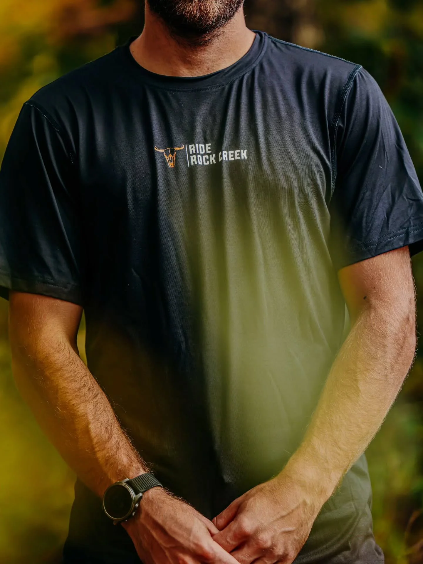 Come check out our new custom @handupco ActiviTEE shirts! 🙌 Rep Ride Rock Creek in comfort and style &mdash; perfect for long days on the trail or kicking back after your laps.

🔥 4-Way Stretch
🧵 Cotton-Like Feel
💧 Moisture Wicking
🌞 50+ UPF Sun