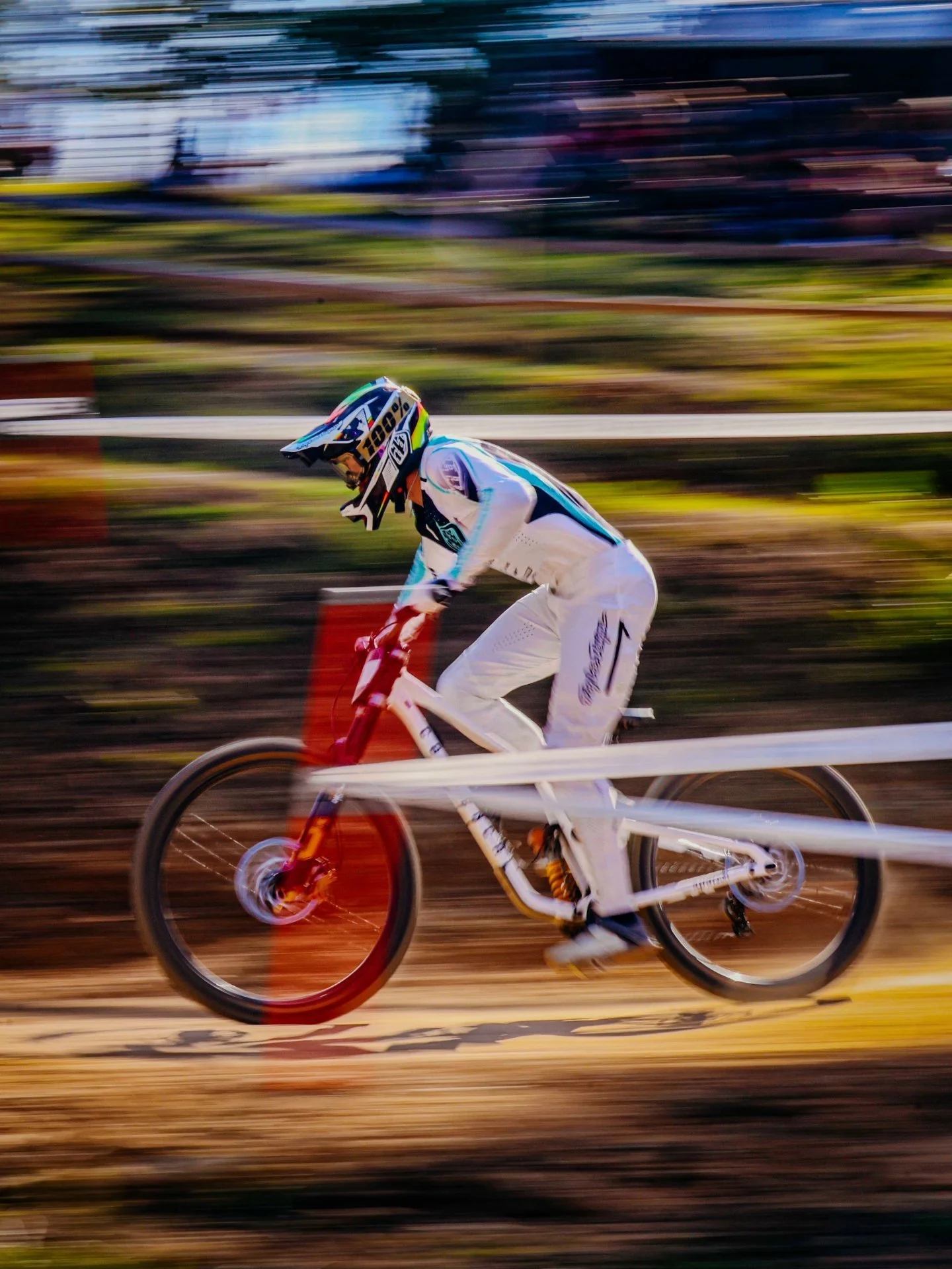 Huge day of elite men &amp; women seeding! 🔥It was @asavermette and @alethaostgaard coming in hot with the top seeding times.

Finals kick off at today at 3PM with Junior 17&ndash;18 Cat 1 as well as seeding for our Cat 1 riders. Come post up tracks