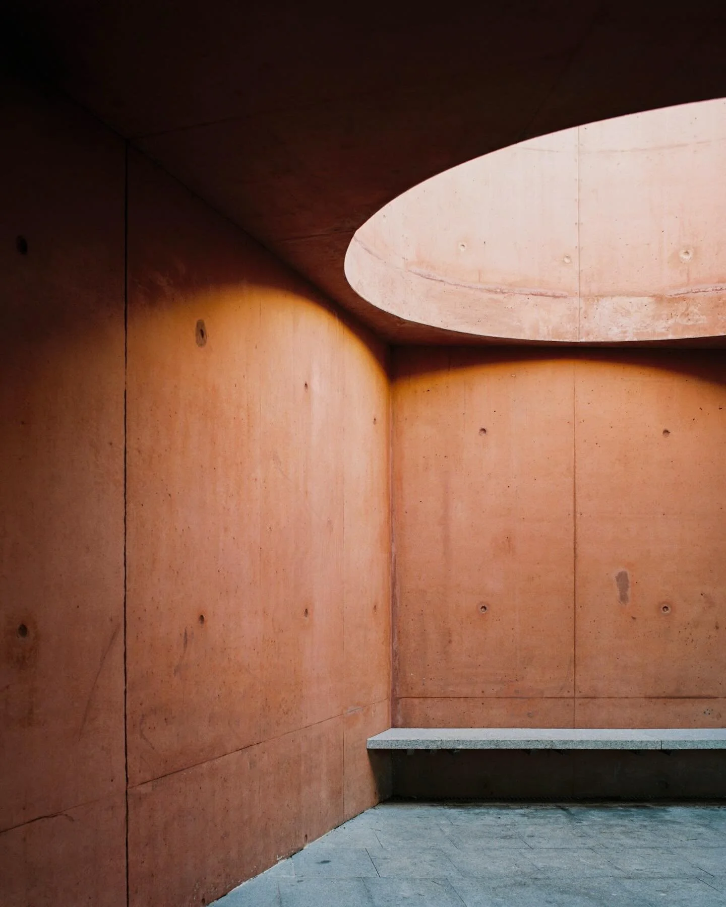 Laje Football Field

Architecture by miguelmarcelino

Captured on a Pentax 6x7 with @kodakprofessional Gold 200 film.

📸 emontenegro / architectural photography
www.emontenegro.net

#architecturalphotography #architecture #concrete