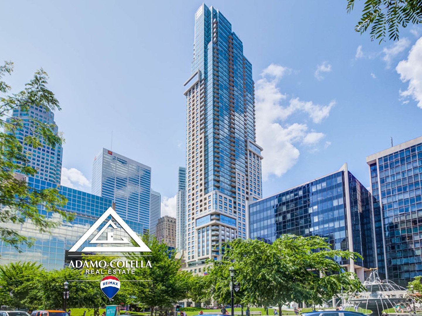 🎸NEW LISTING - For Sale 

#1502 - 88 Scott St Toronto, ON 🇨🇦

🏣 Welcome to 88 Scott St - A 5 Star Building W/ World Class Amenities. This Bachelor Unit Is Ideal For A First Time Buyer Or Investor! Offering A Very Functional Layout With No Wasted 