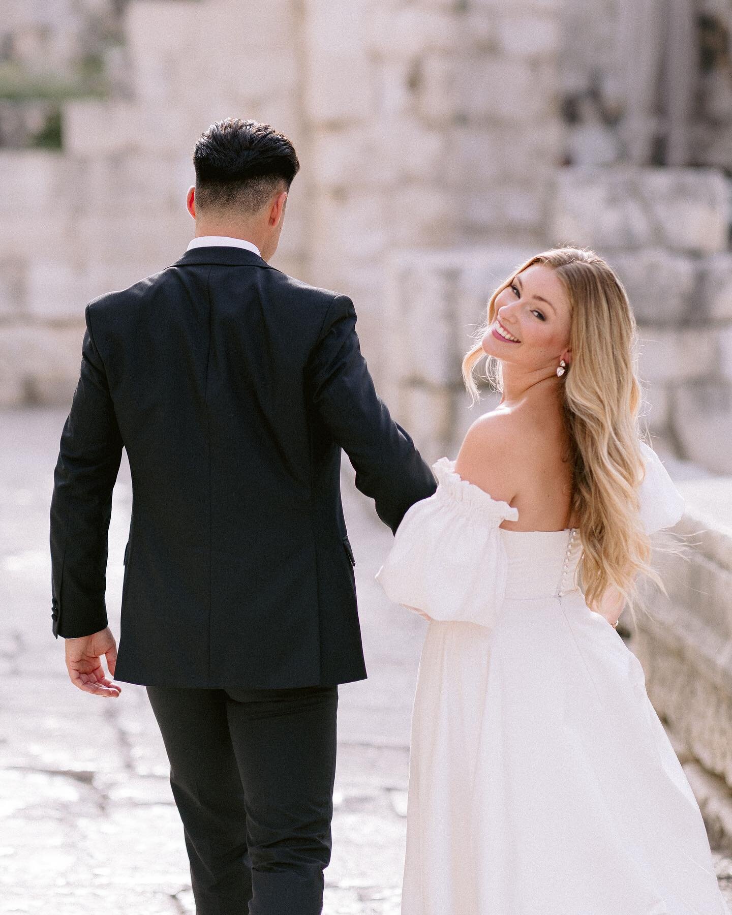 Gorgeous pictures by @connorcastphotography from Croatia ✨ what an amazing team to be part of! 

TEAM
photography @connorcastphotography 
concept + planning @fayewildephotography 
bridal @susannagreeningdesigns 
HMUA @samanthakatebridal 
accessories 