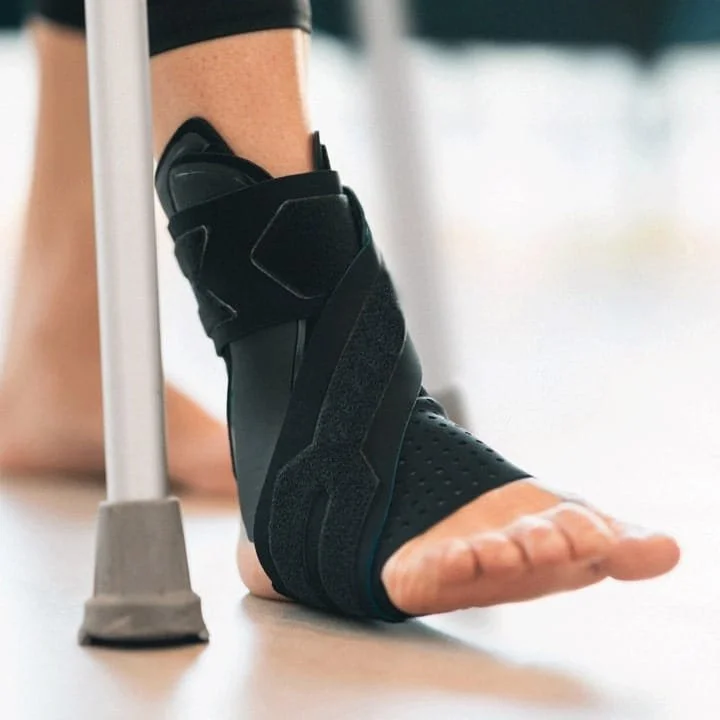 Bracing vs Taping vs “Just Strengthen It”: What Actually Helps an Unstable Ankle?