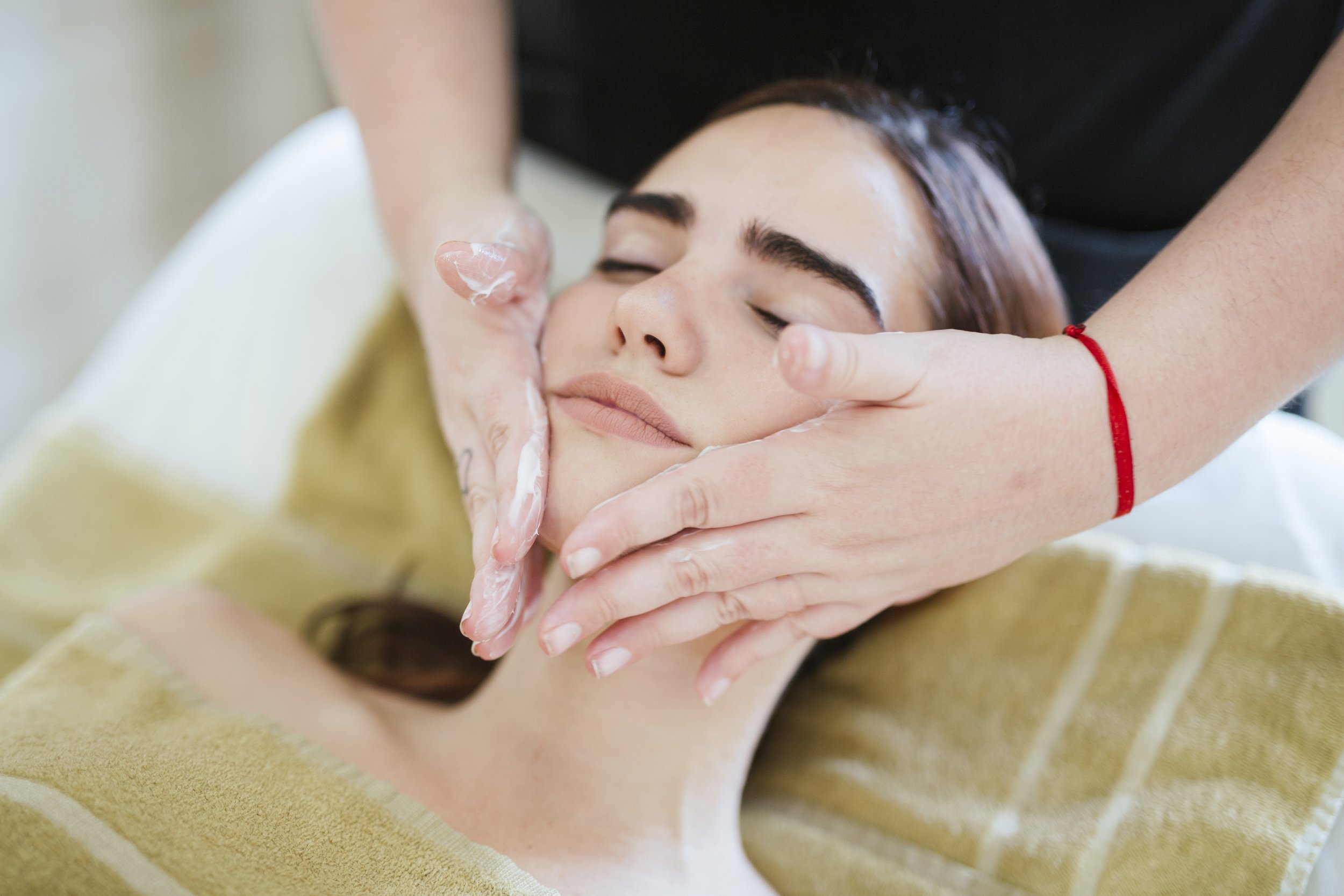 Customized Refresh Facial 60 minutes