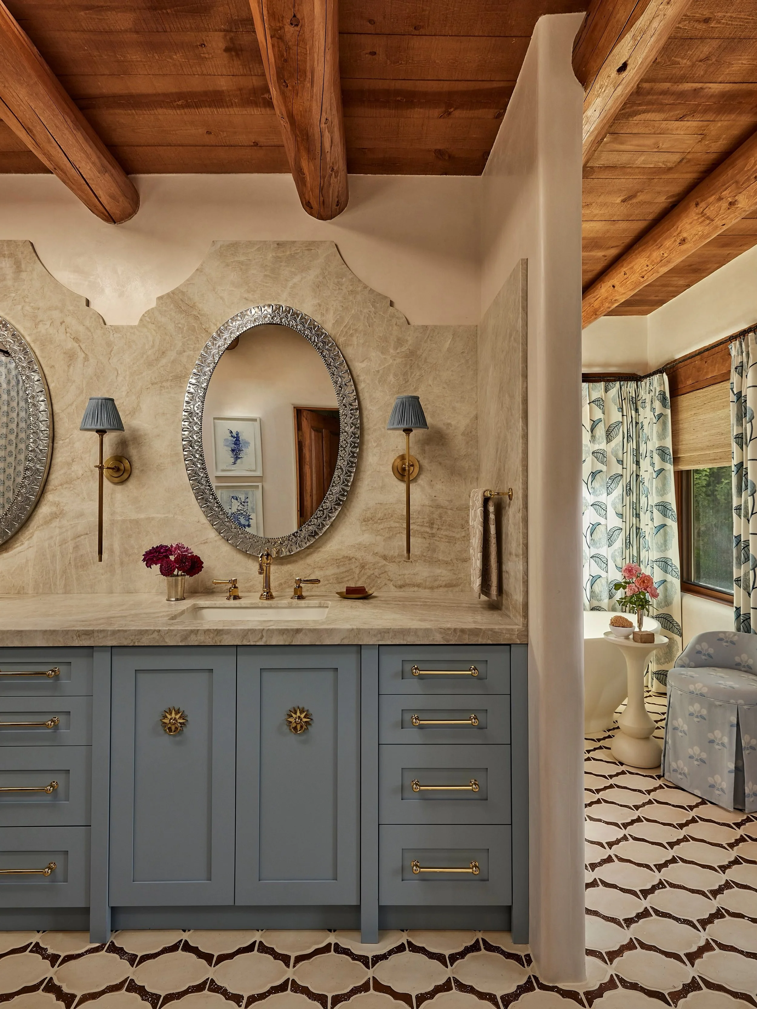 This bathroom might be one of our favorite &ldquo;quiet drama&rdquo; moments yet! 💫

This adobe home already had incredible bones, including and a tub that looked straight out onto a native garden that&rsquo;s been growing on this property for many 