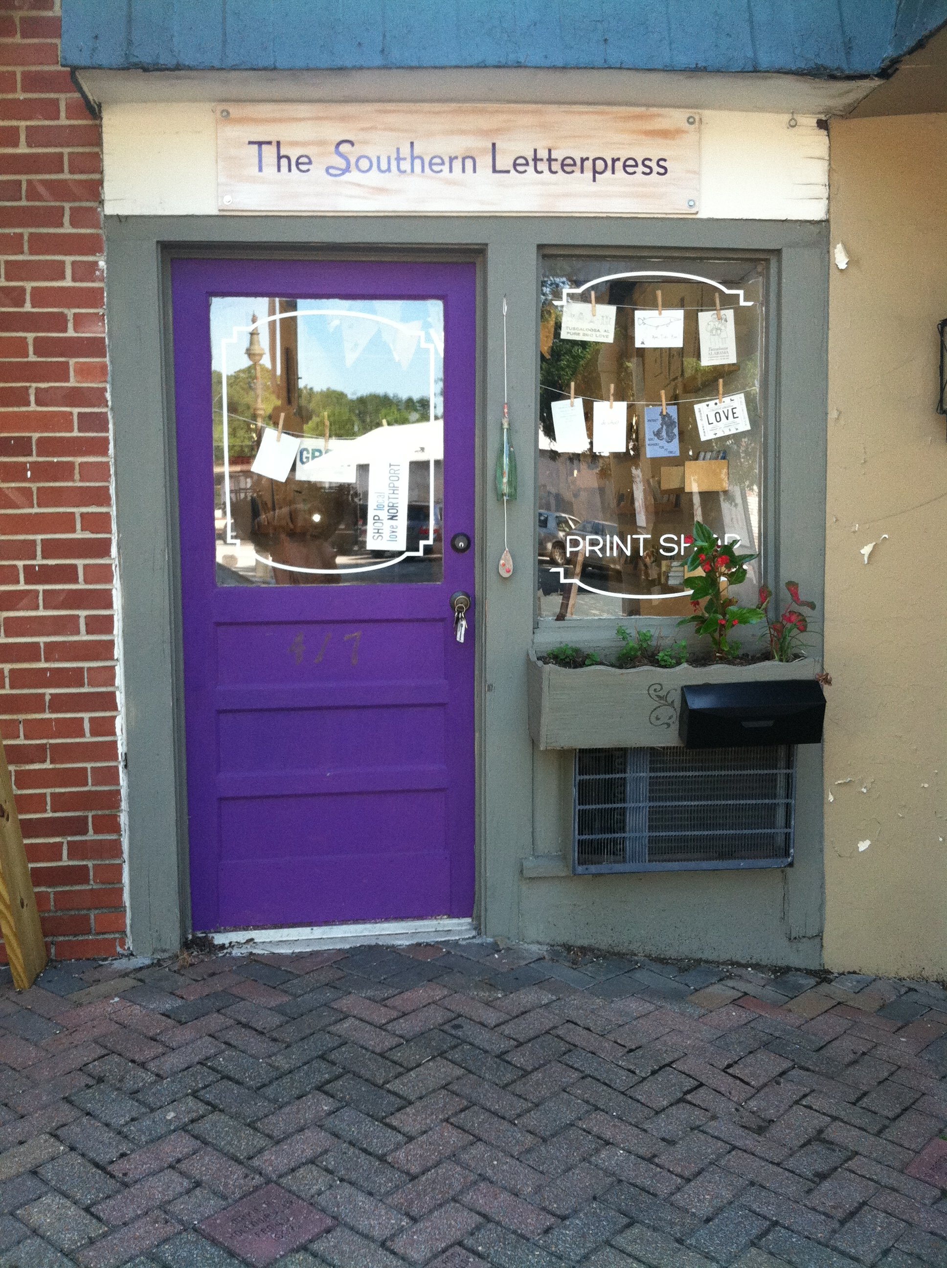 Northport, Alabama: 2012-2014
I rented a tiny space, 8 feet wide and 100 feet long, in downtown Northport, Alabama.
