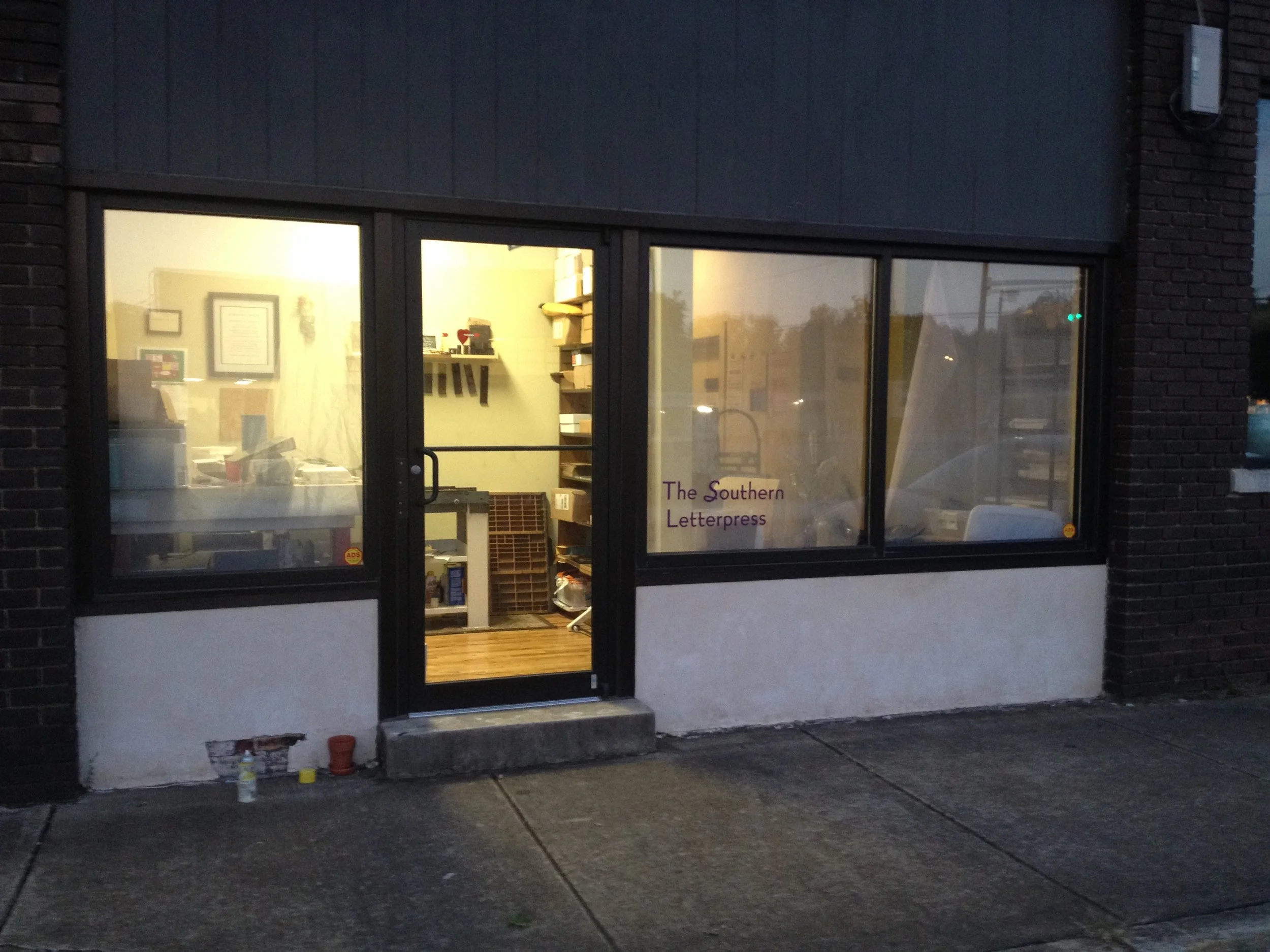 Birmingham, Alabama: 2014-2015
Another tiny printshop in the back of the Desert Island Supply Company in Birmingham.