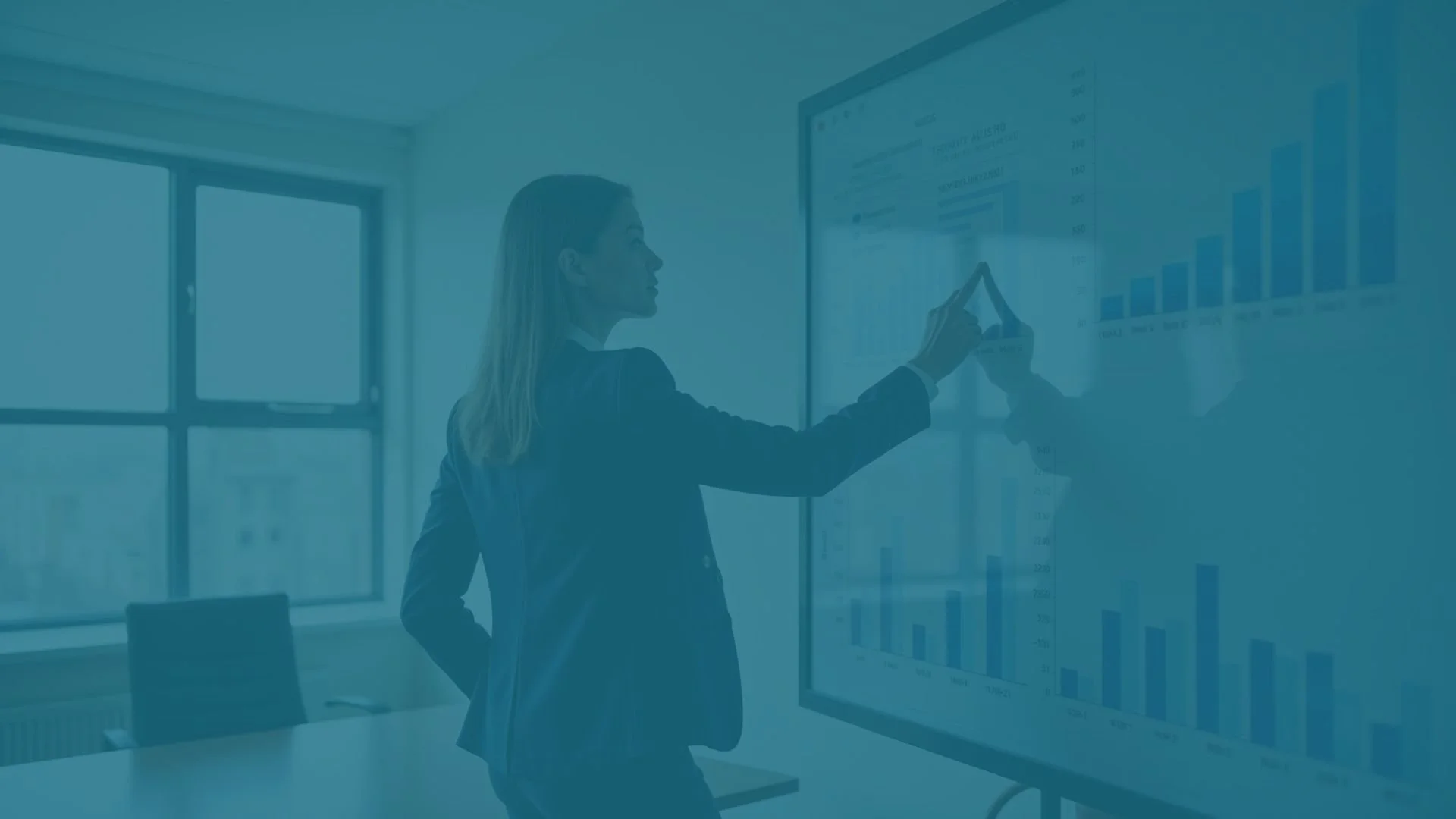 Woman_Smartboard.jpg