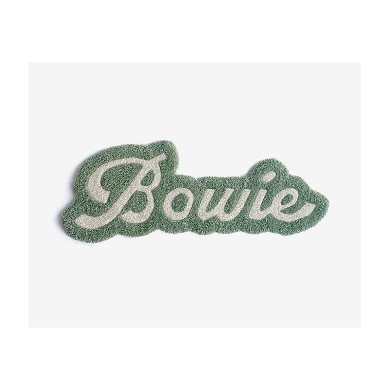 Bowie 🤍 Loved making this type piece for the wall.
. 
.
.
.
.
.
#tufting #tuftedrugs #tuftgun #rugs #tuftlove #decor #peace #tuftinggun #art #textiledesign #handmaderugs #interiordesign #love #studio #artspace #textileart #tuftingmachine #rug #rugde