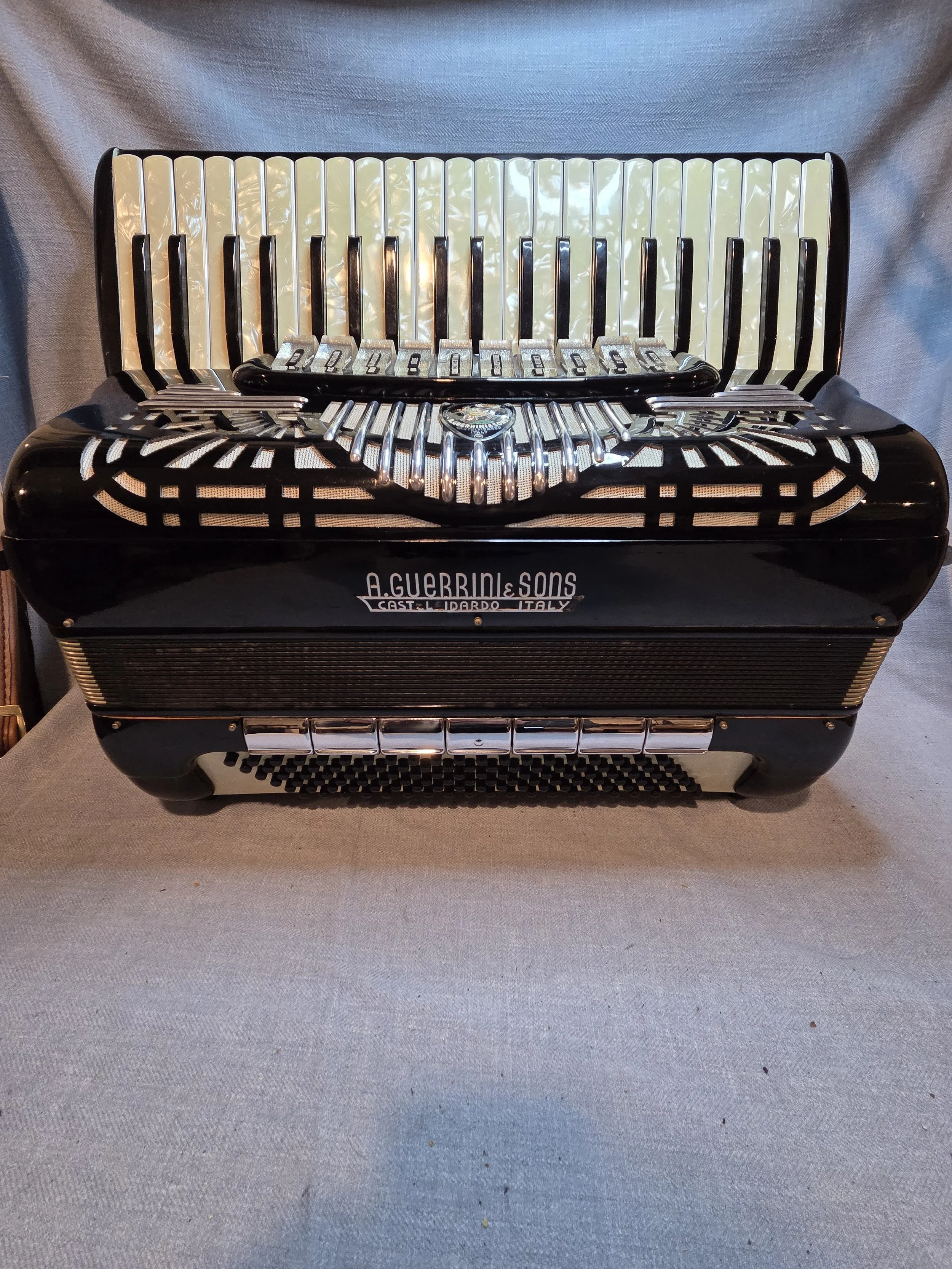 0028 A. Guerrini & Sons