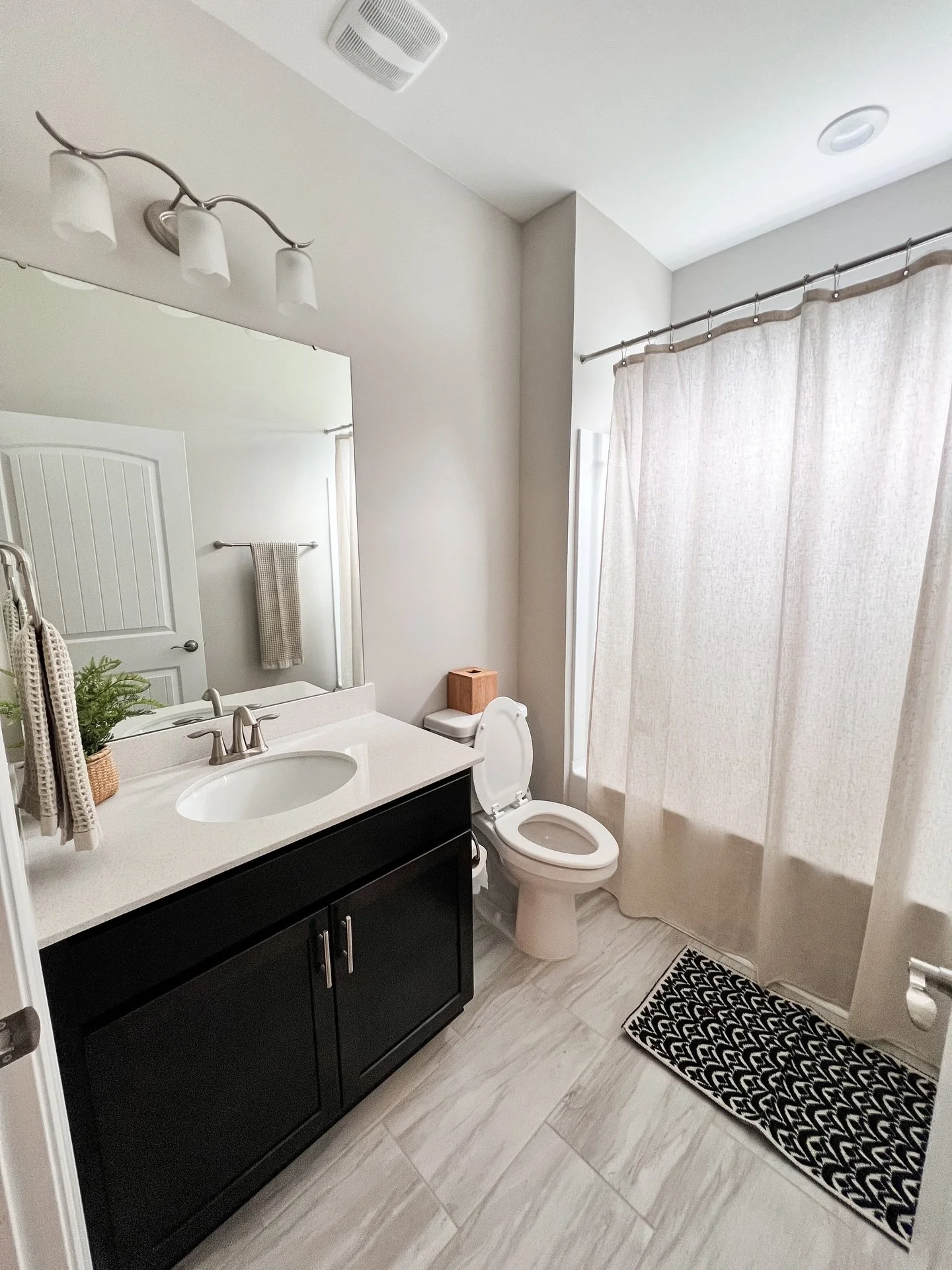 Every room. Every closet. Every detail. 

We organize it all so you can breather easier at home. 🏠 

_________
#professionalorganizer #homeorganizer #organization #declutter #movemanagement #relocationspecialist #WilmingtonNC