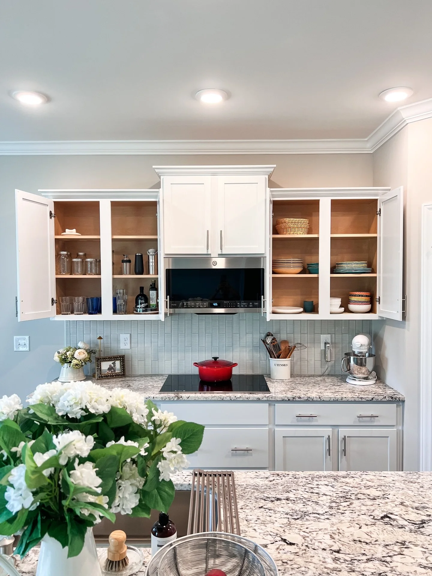 There&rsquo;s nothing like setting up a brand-new kitchen from scratch. ✨

Every drawer, every cabinet, perfectly planned from day one. 🍴

_________
#professionalorganizer #homeorganizer #organization #declutter #movemanagement #relocationspecialist