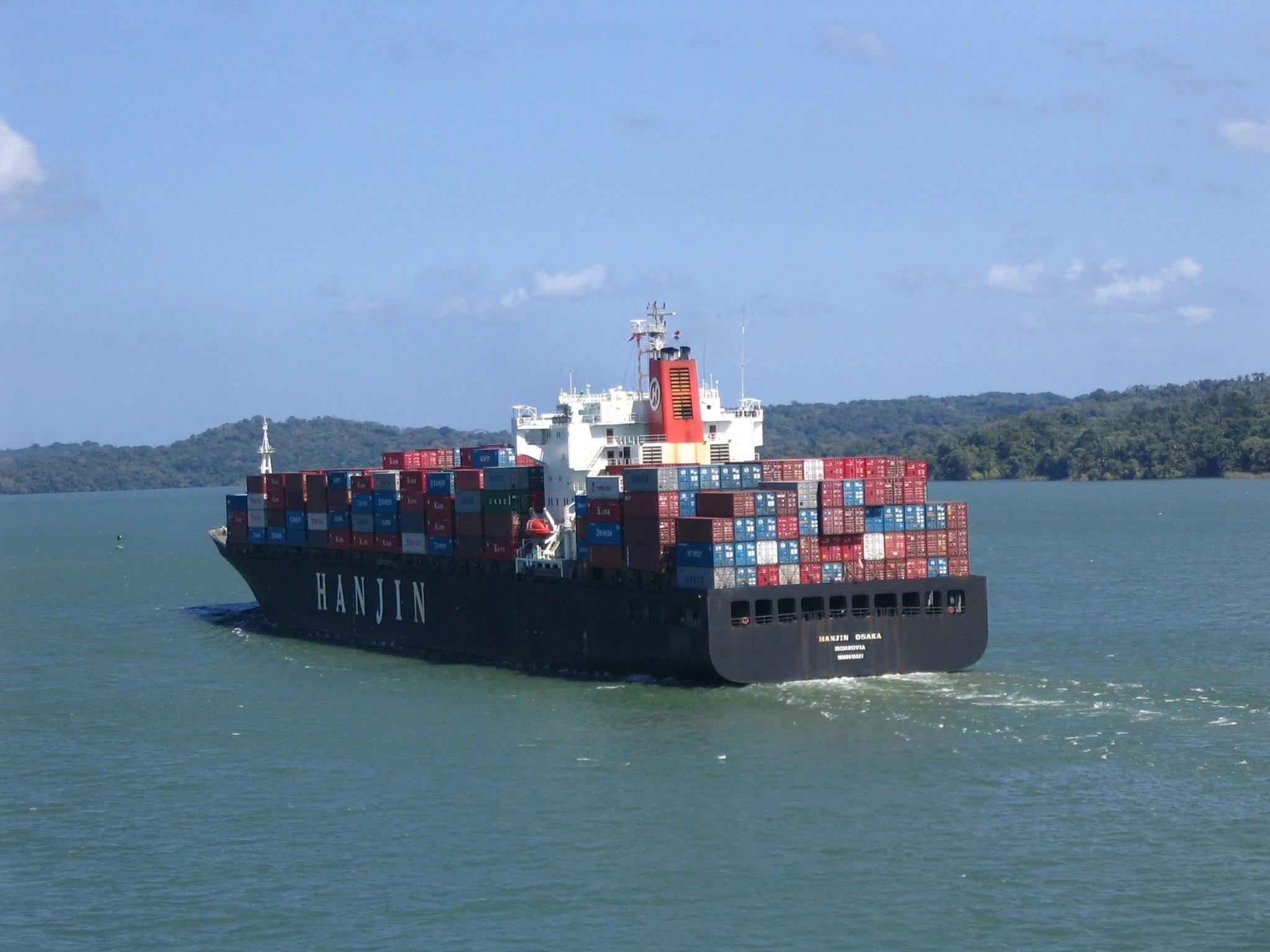 Hanjin_Osaka_on_Gatun_Lake.jpeg