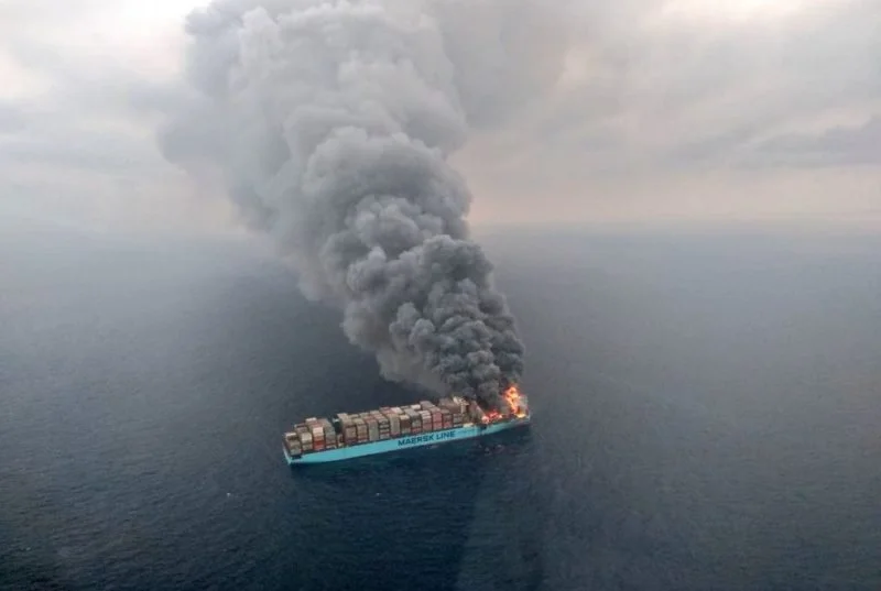 Maersk_Honam_on_fire.jpg