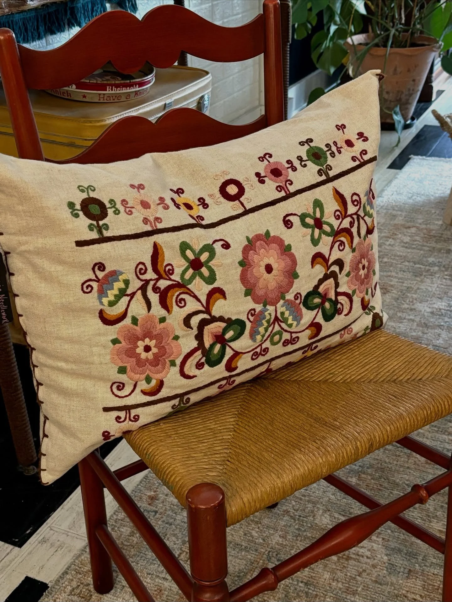 Have a seat! No seriously, have a seat. 

We&rsquo;ve got a collection of secondhand chairs, each with its own charm, and all priced to make it hard to say no!🤞 Plus a couple of beautiful hand-embroidered pillows. DM for details!

#vintageshoeclips 