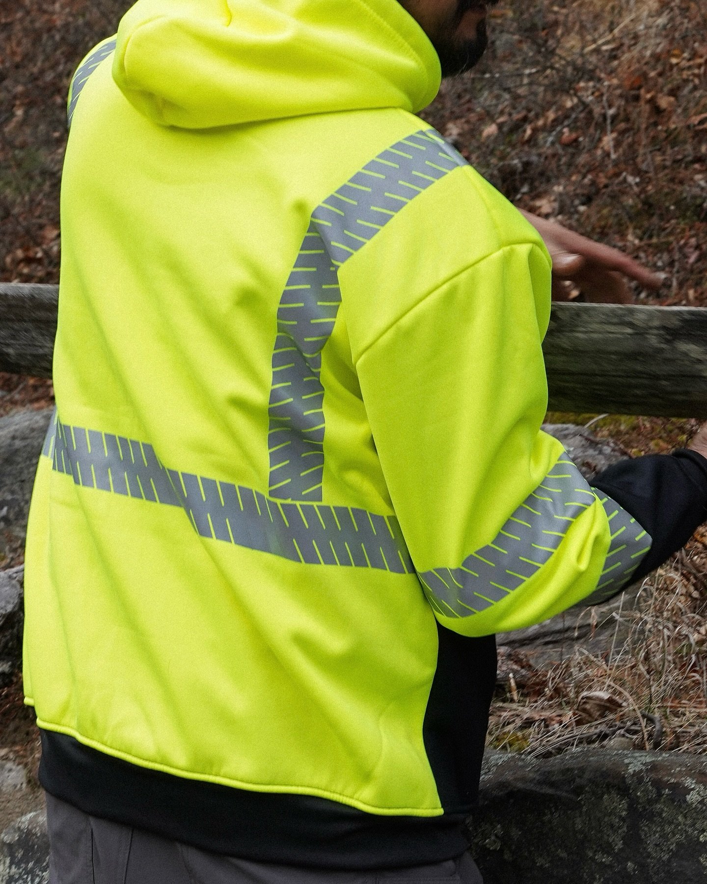 We&rsquo;ve got your back 🙌
Our high-vis line is designed for those who put in the work, with visibility and durability you can trust.

#GAMEApparel #HighVisGear #Workwear #SafetyGear