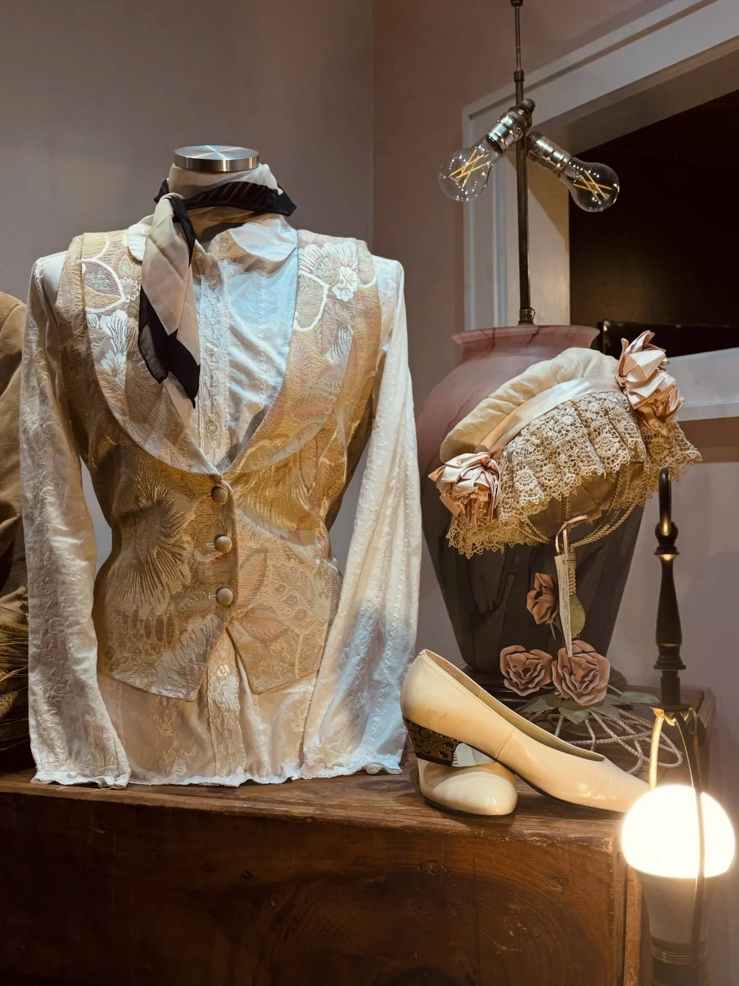 It&rsquo;s Small Business Saturday! If you needed a sign to shop local, this is it 😌

We&rsquo;ll be here all day! Come see us!

#SmallBusinessSaturday #ShopSmall #GreenwichCT